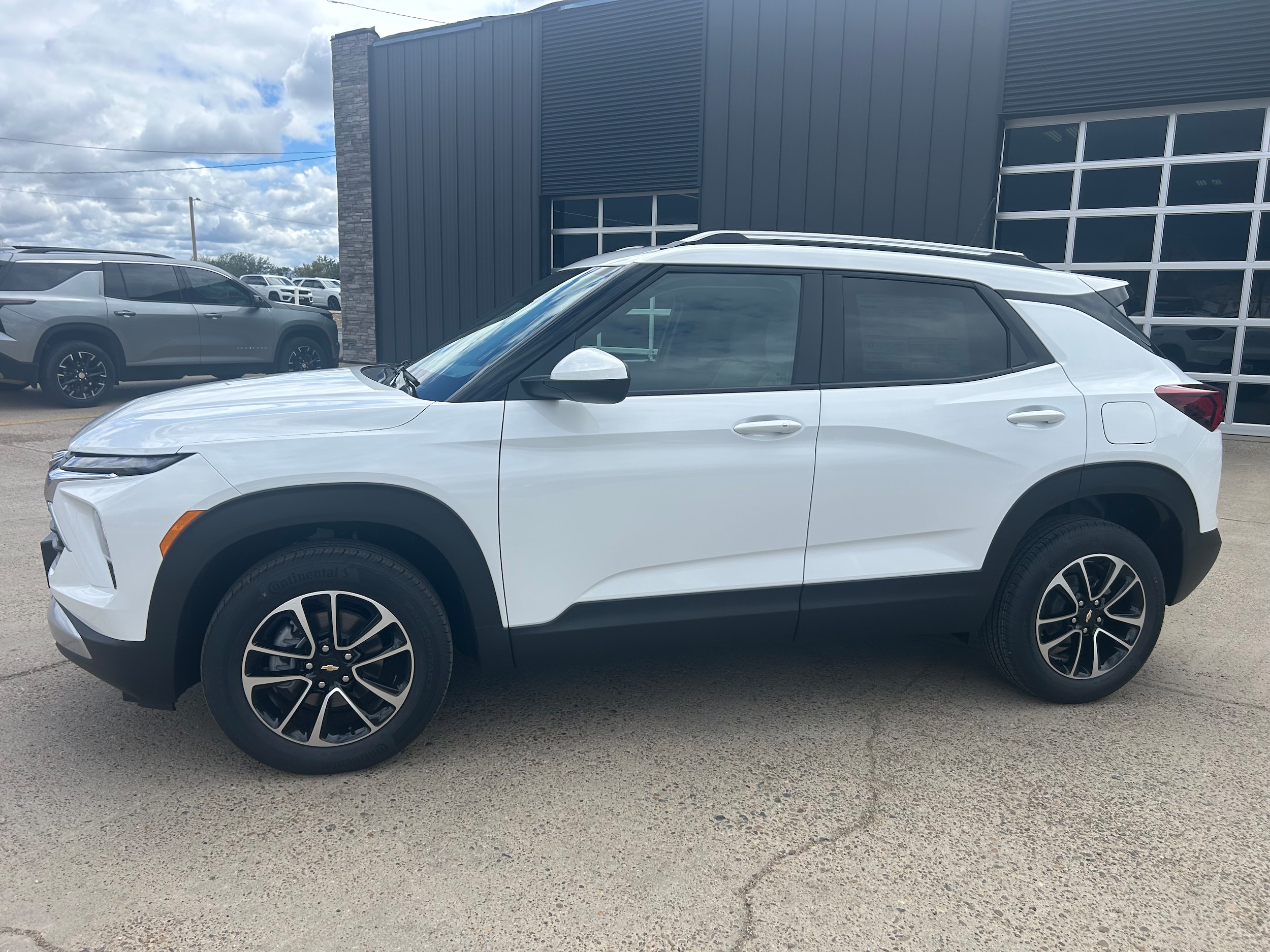 2026 Chevrolet Trailblazer LT - Summit White exterior view 3