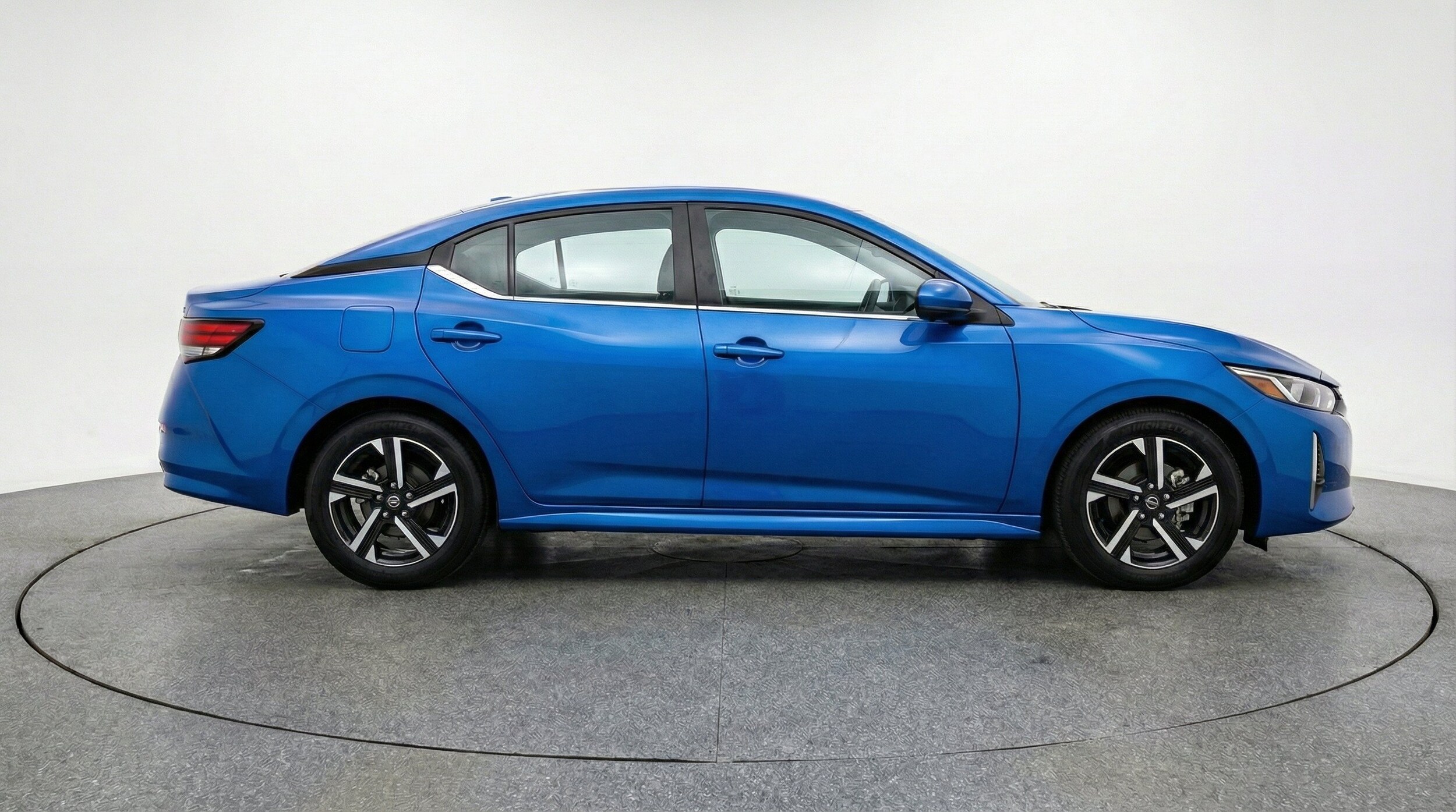 Thumbnail: 2025 Nissan Sentra - 11