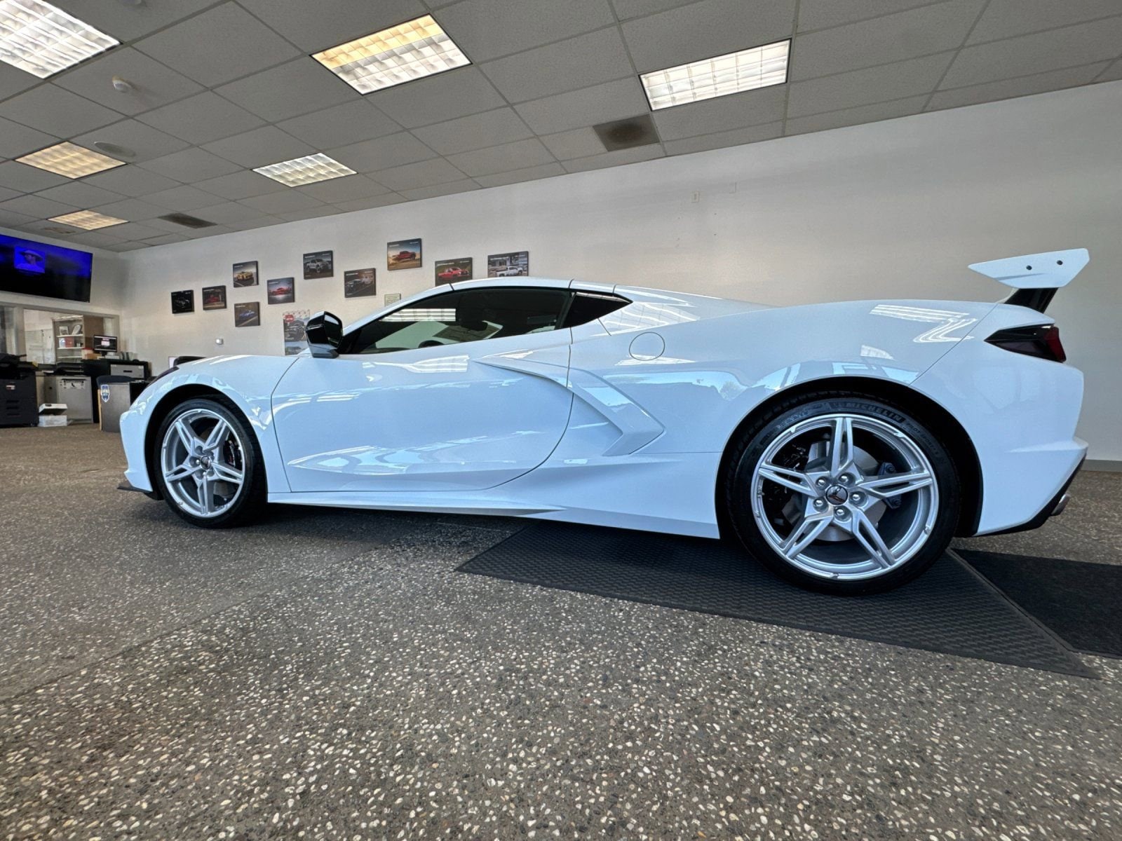 2025 Chevrolet Corvette 2LT - Photo 6