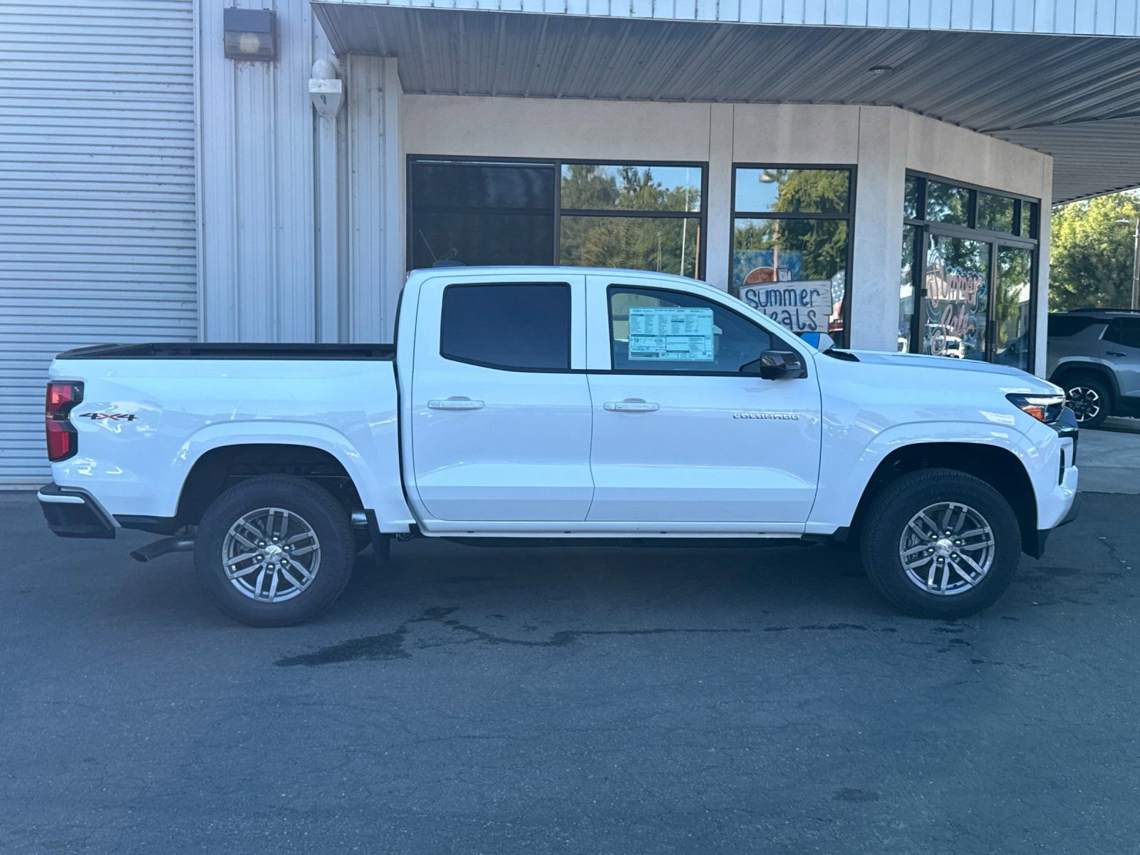 2026 Chevrolet Colorado LT photo 2