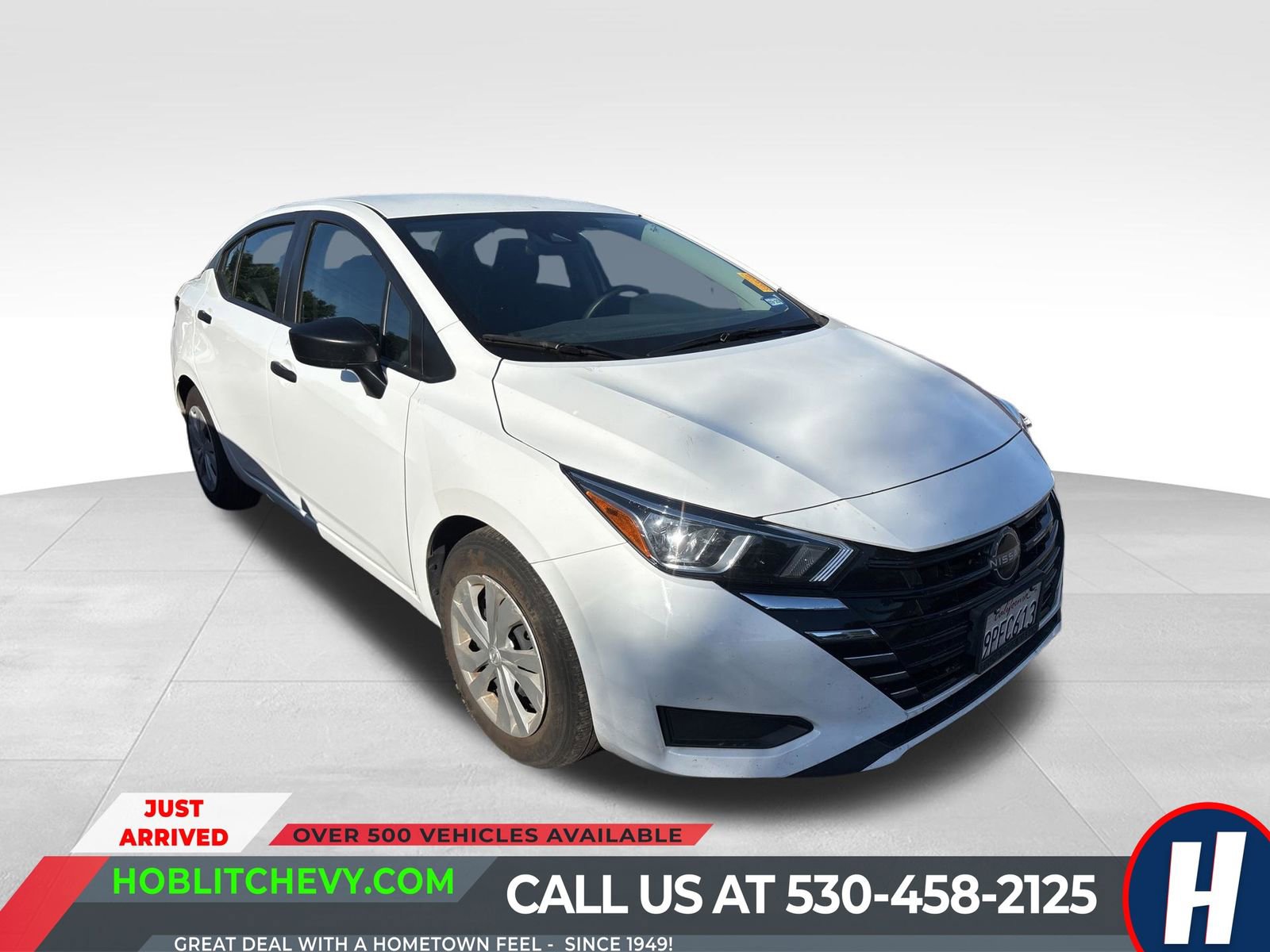 2023 Nissan Versa's photo