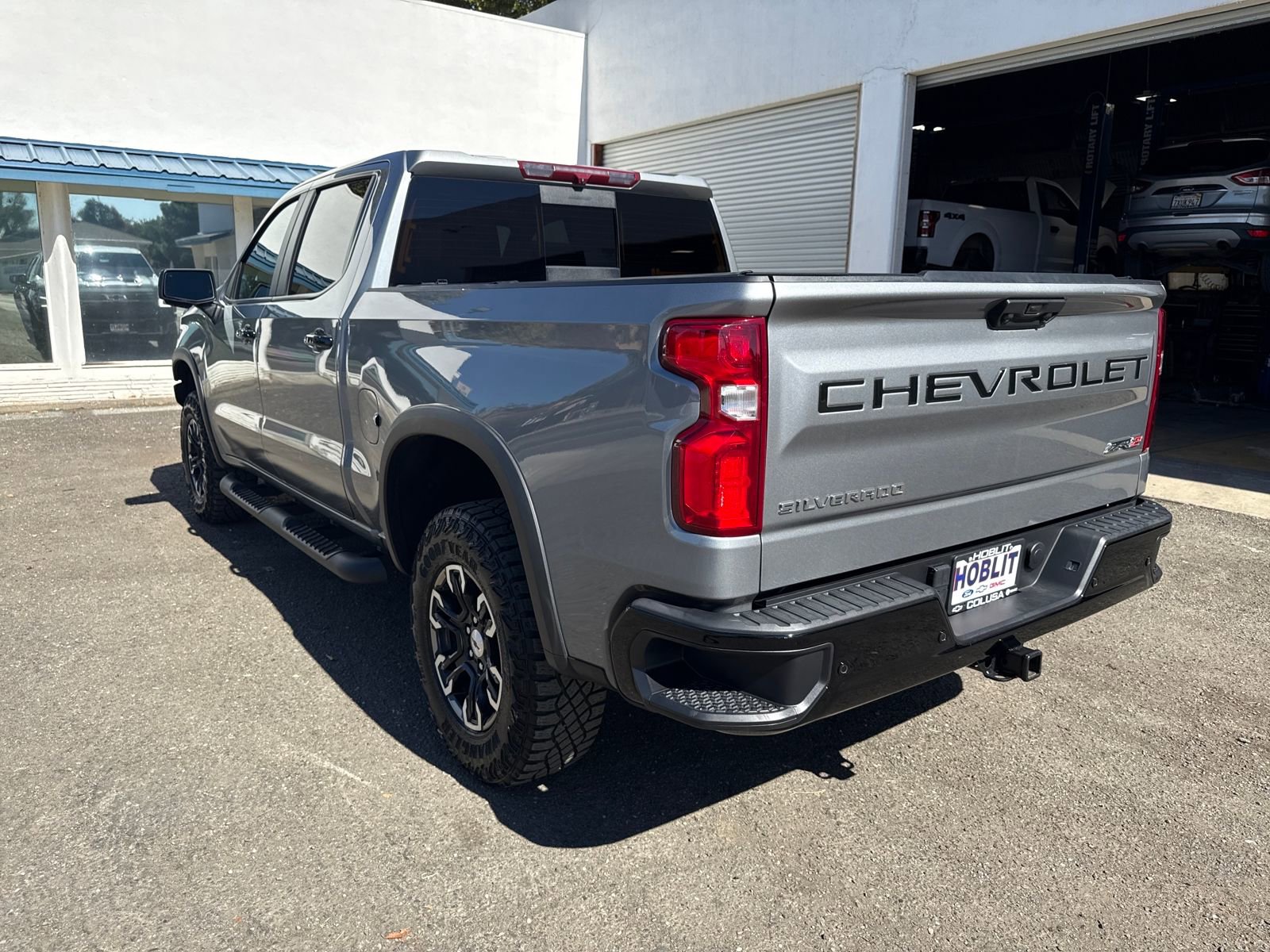 2024 Chevrolet Silverado 1500 ZR2 photo 2