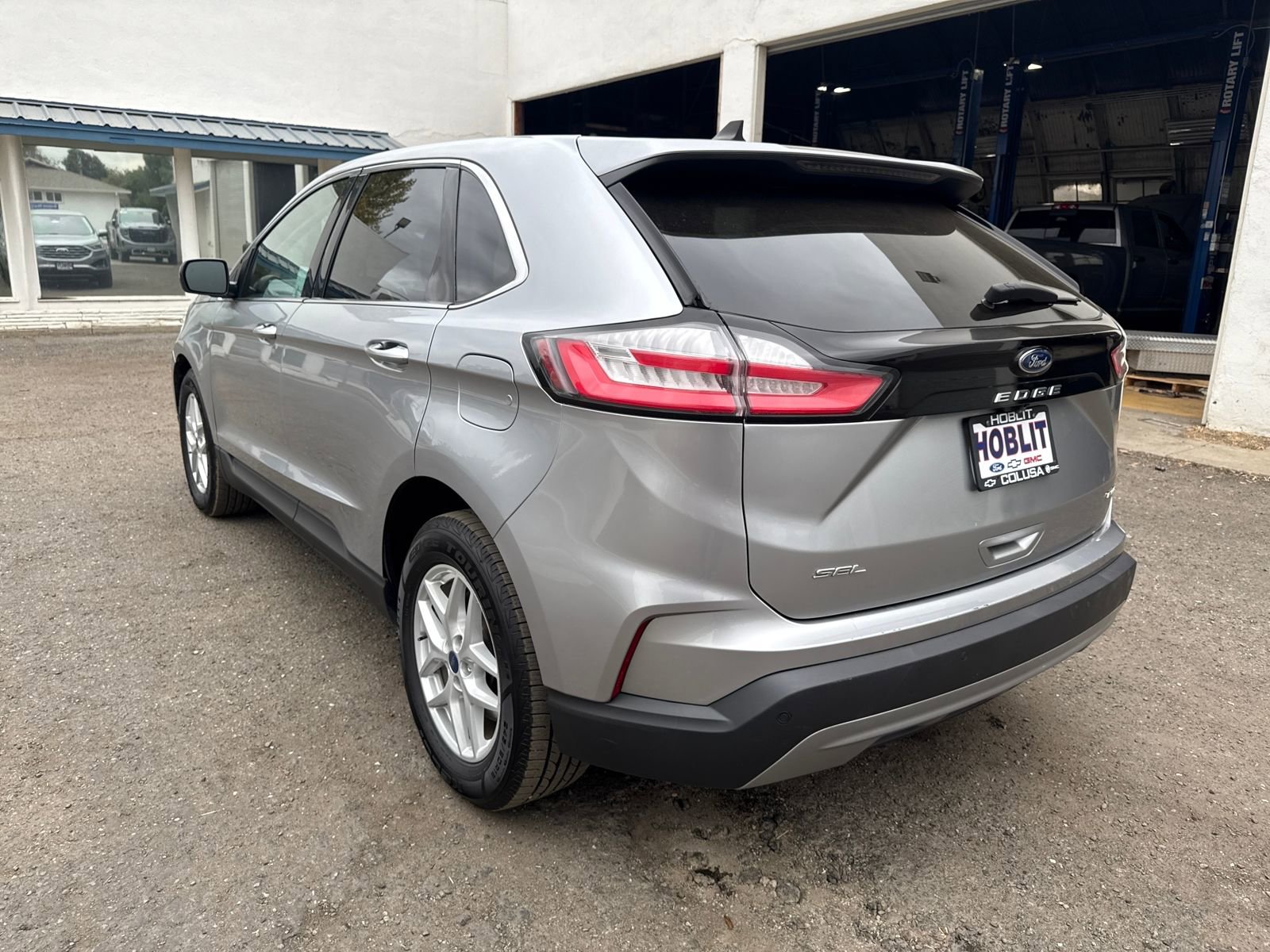 2022 Ford Edge SEL photo 4