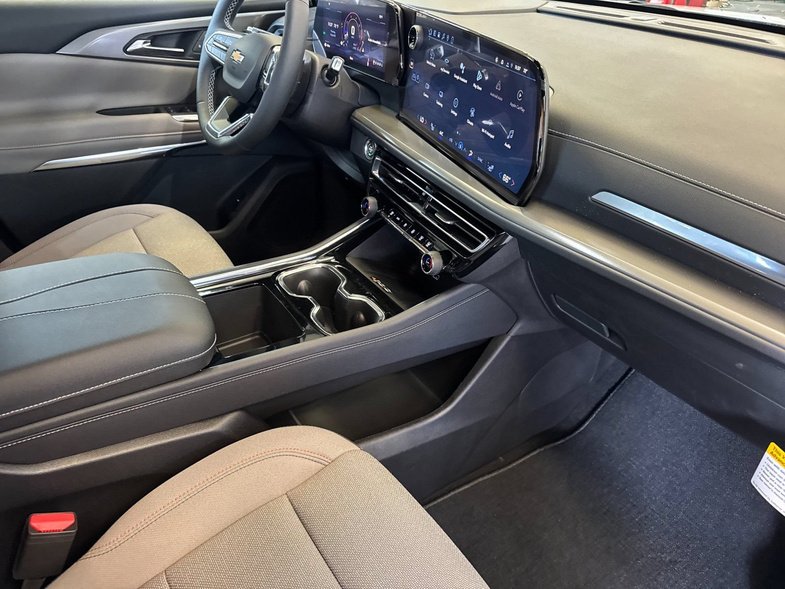 2026 Chevrolet Traverse LT - Photo 17
