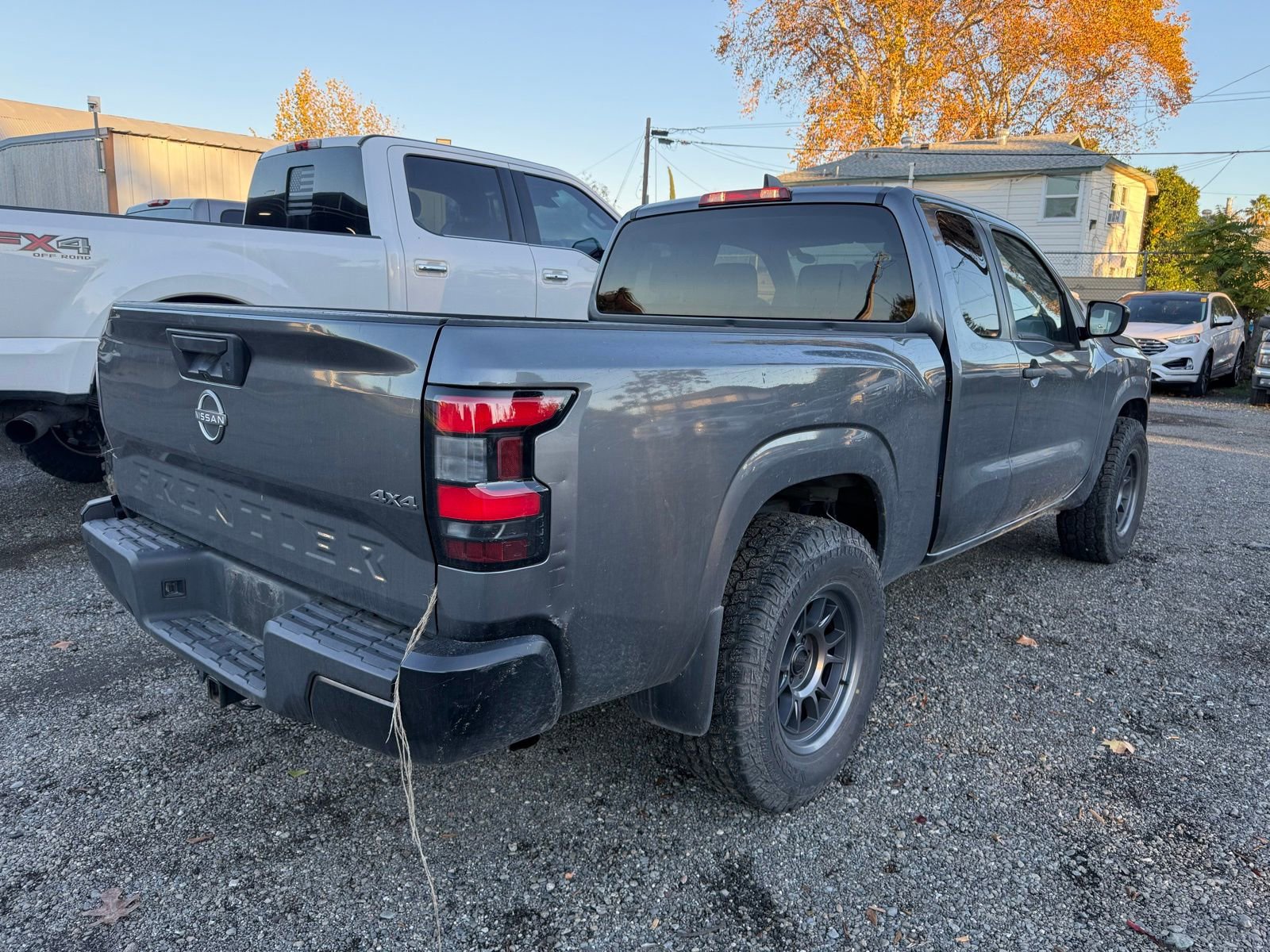 2022 Nissan Frontier King Cab S photo 2