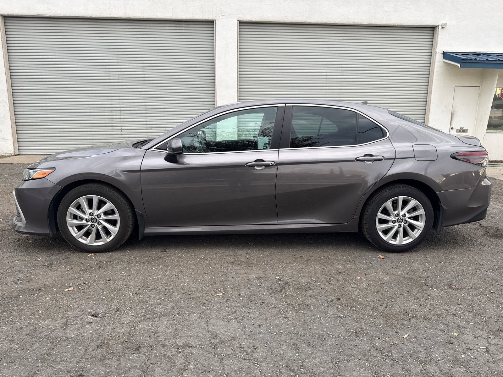 2023 Toyota Camry LE photo 2