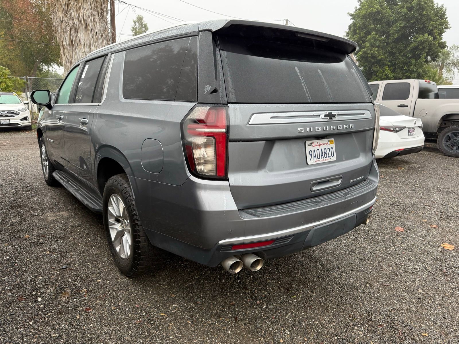 2022 Chevrolet Suburban Premier photo 2