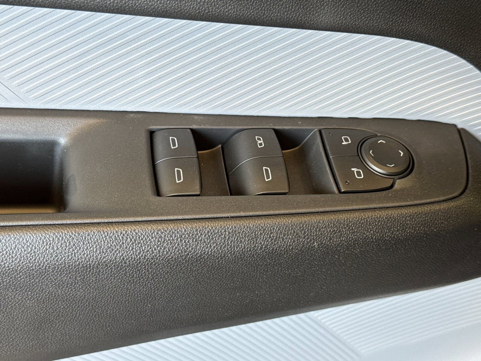 2027 Chevrolet Bolt LT - Photo 11