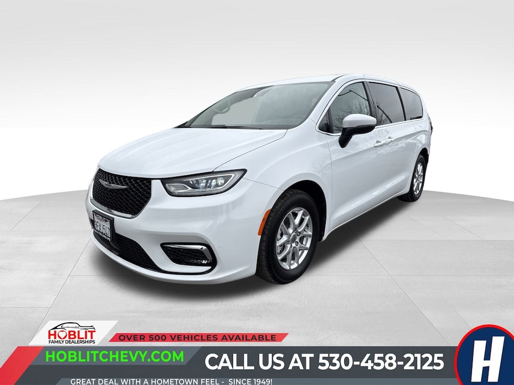 Used 2023 Chrysler Pacifica Touring L Minivan