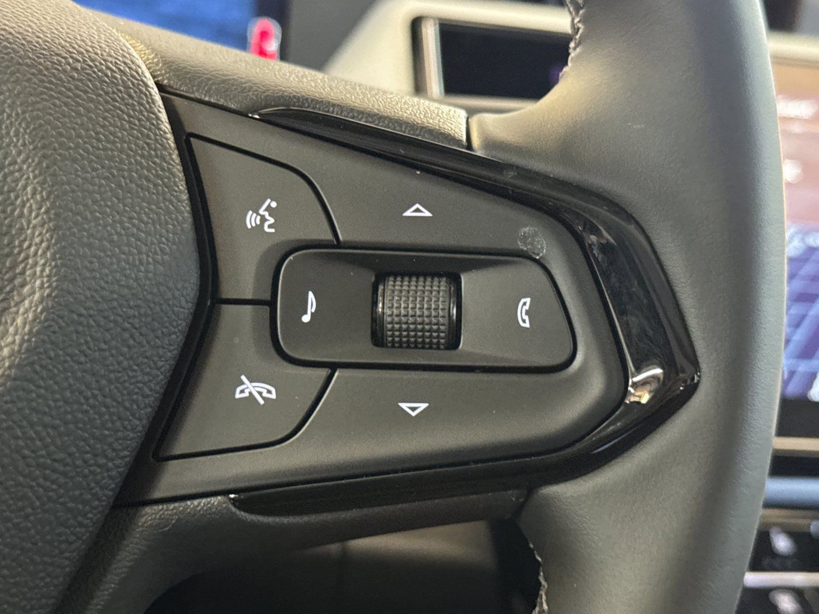 2027 Chevrolet Bolt LT - Photo 25