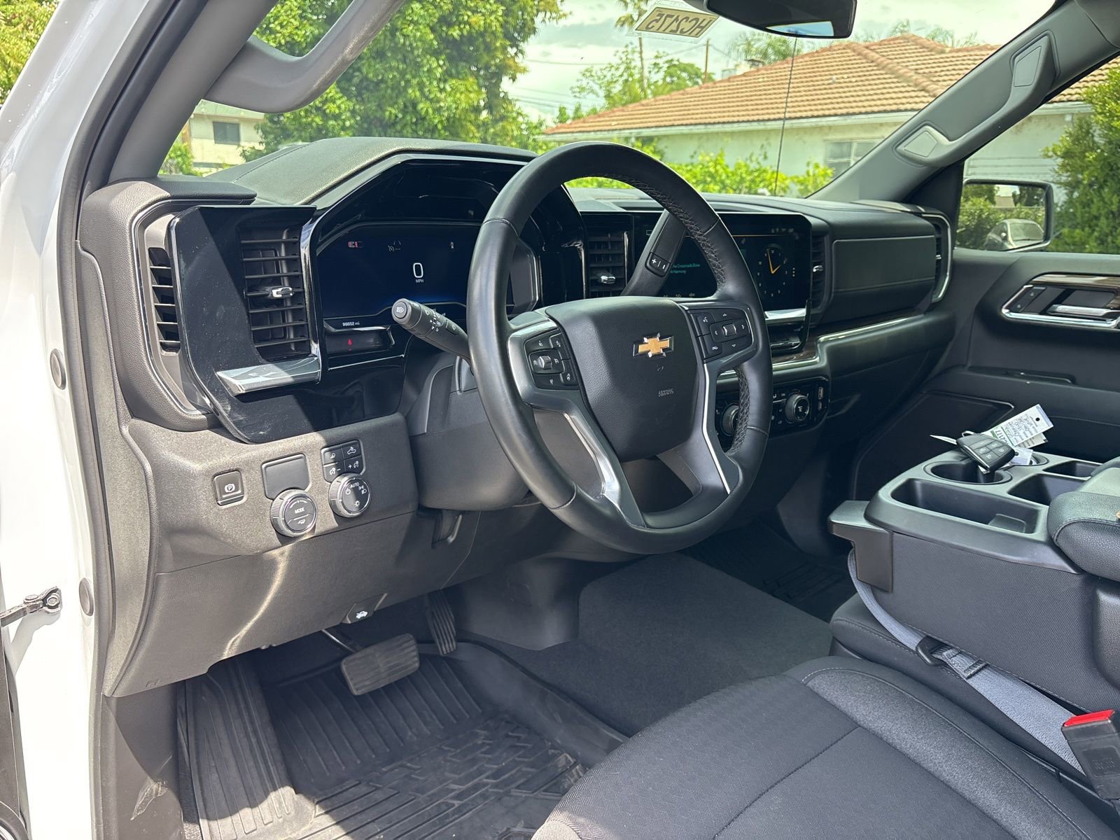 2024 Chevrolet Silverado 1500 LT photo 5