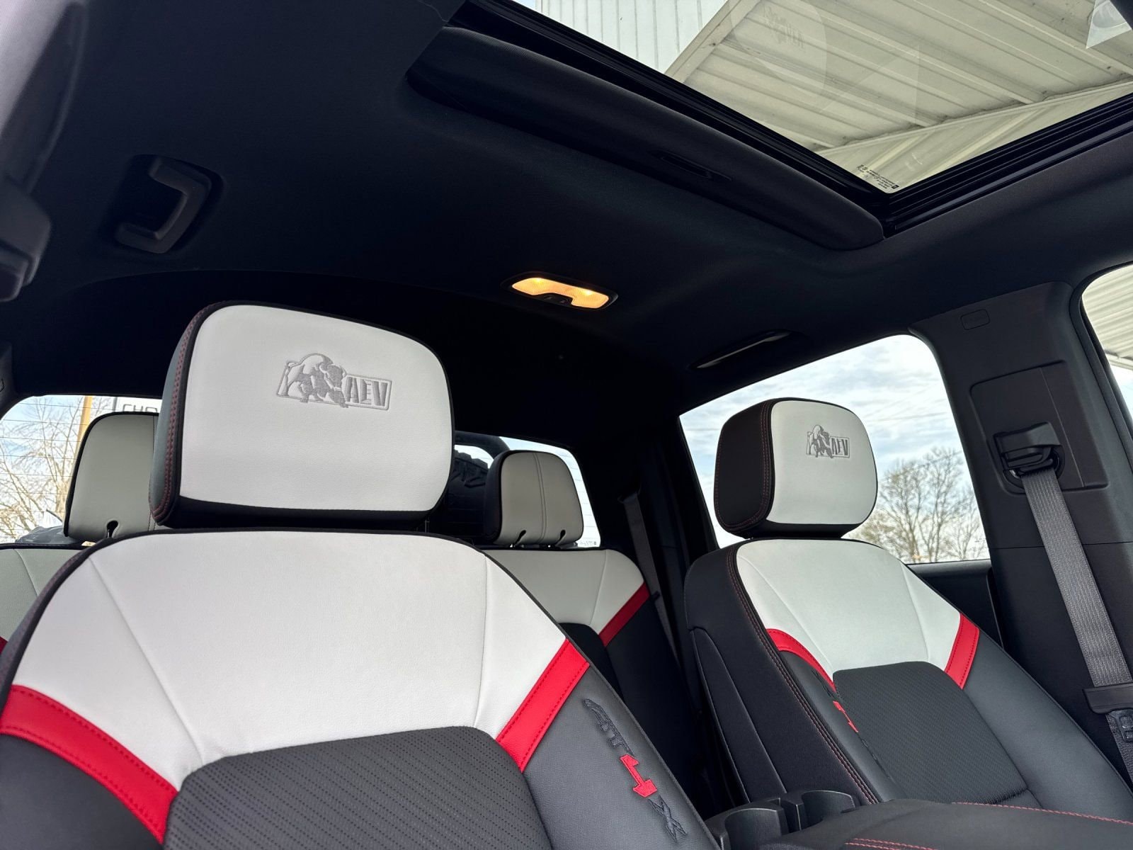 2024 GMC Canyon AT4X - Photo 16