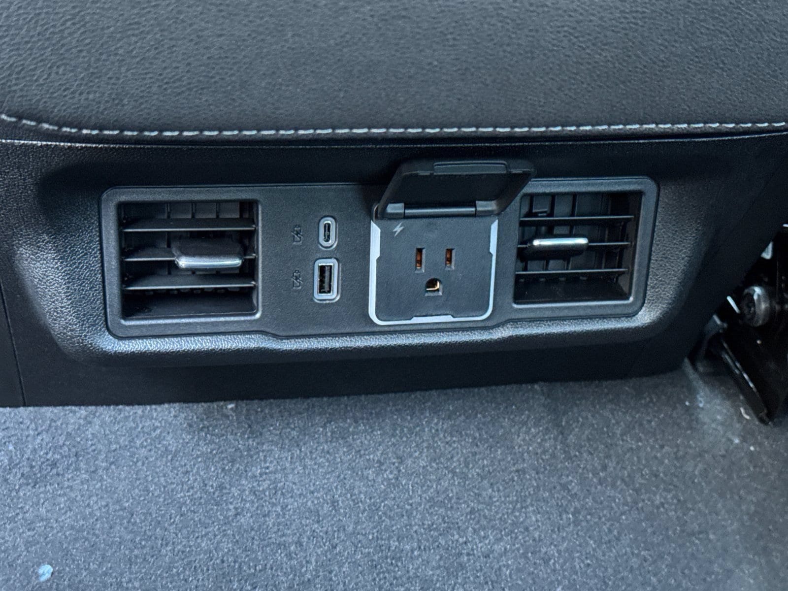 2026 GMC Sierra 1500 SLE - Photo 14