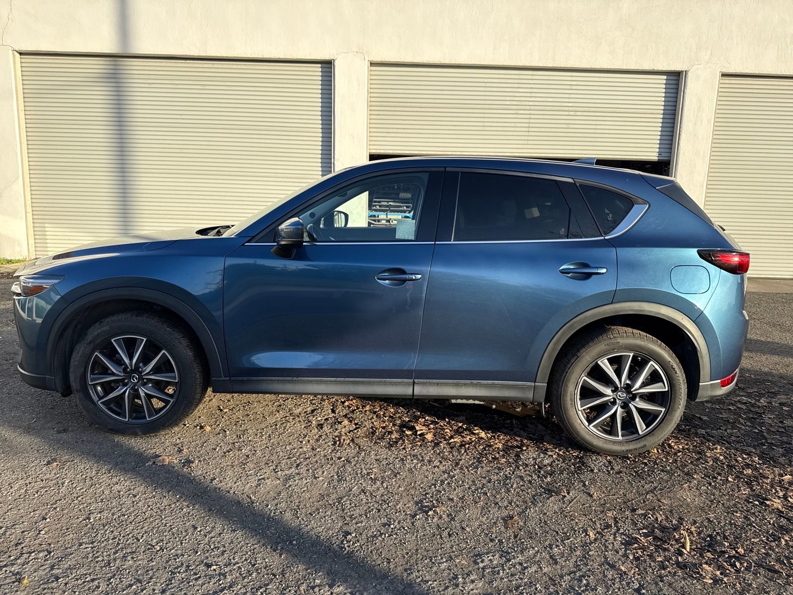 2017 Mazda CX-5 Grand Touring photo 3