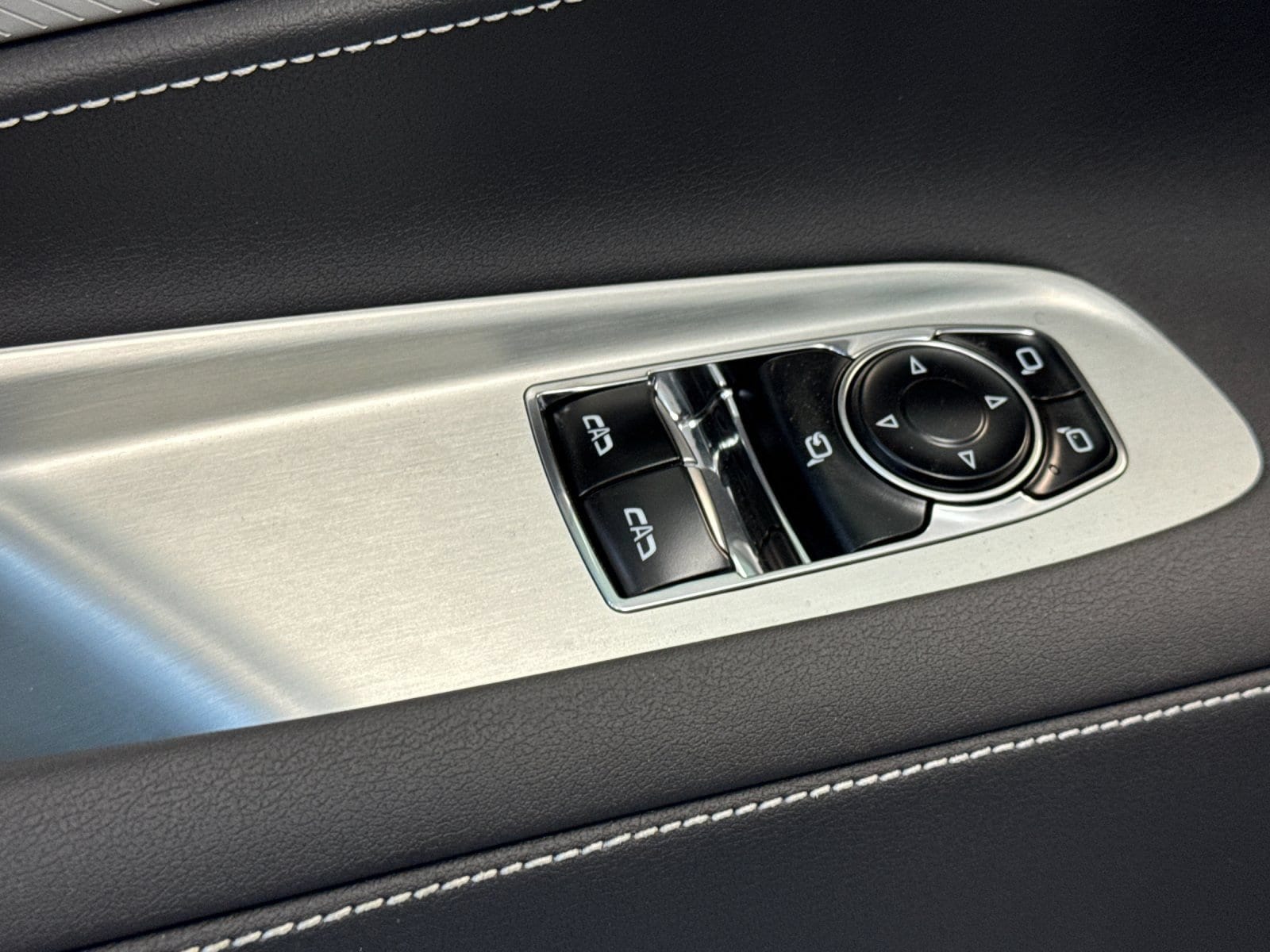 2025 Chevrolet Corvette 2LT - Photo 12