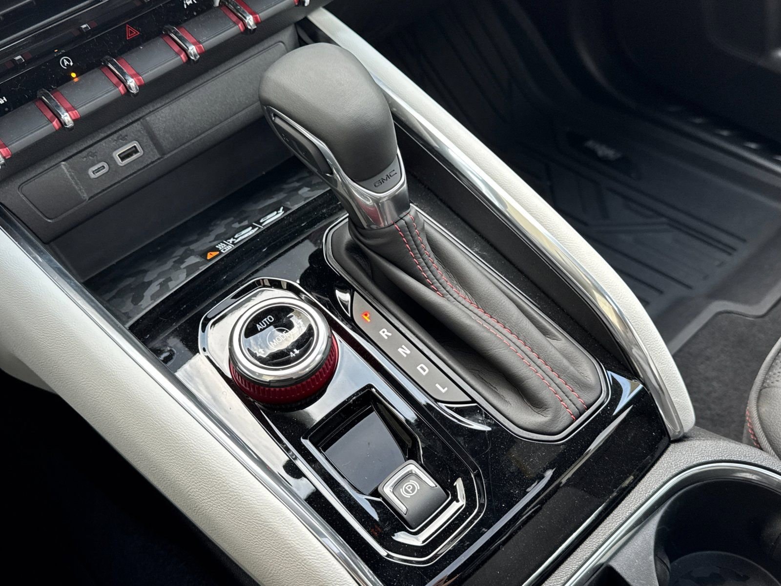 2024 GMC Canyon AT4X - Photo 22