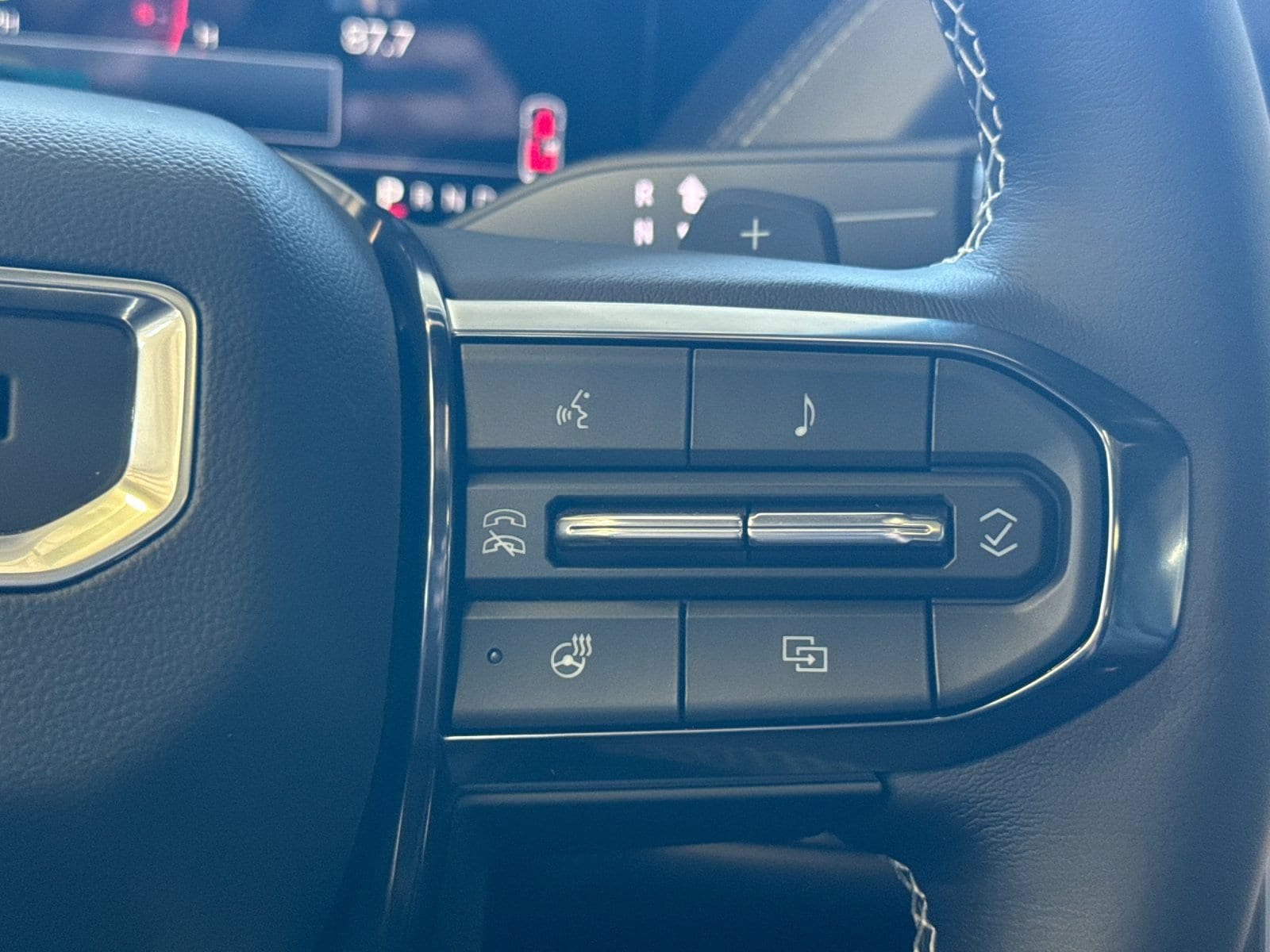 2026 GMC Yukon Denali Ultimate - Photo 29