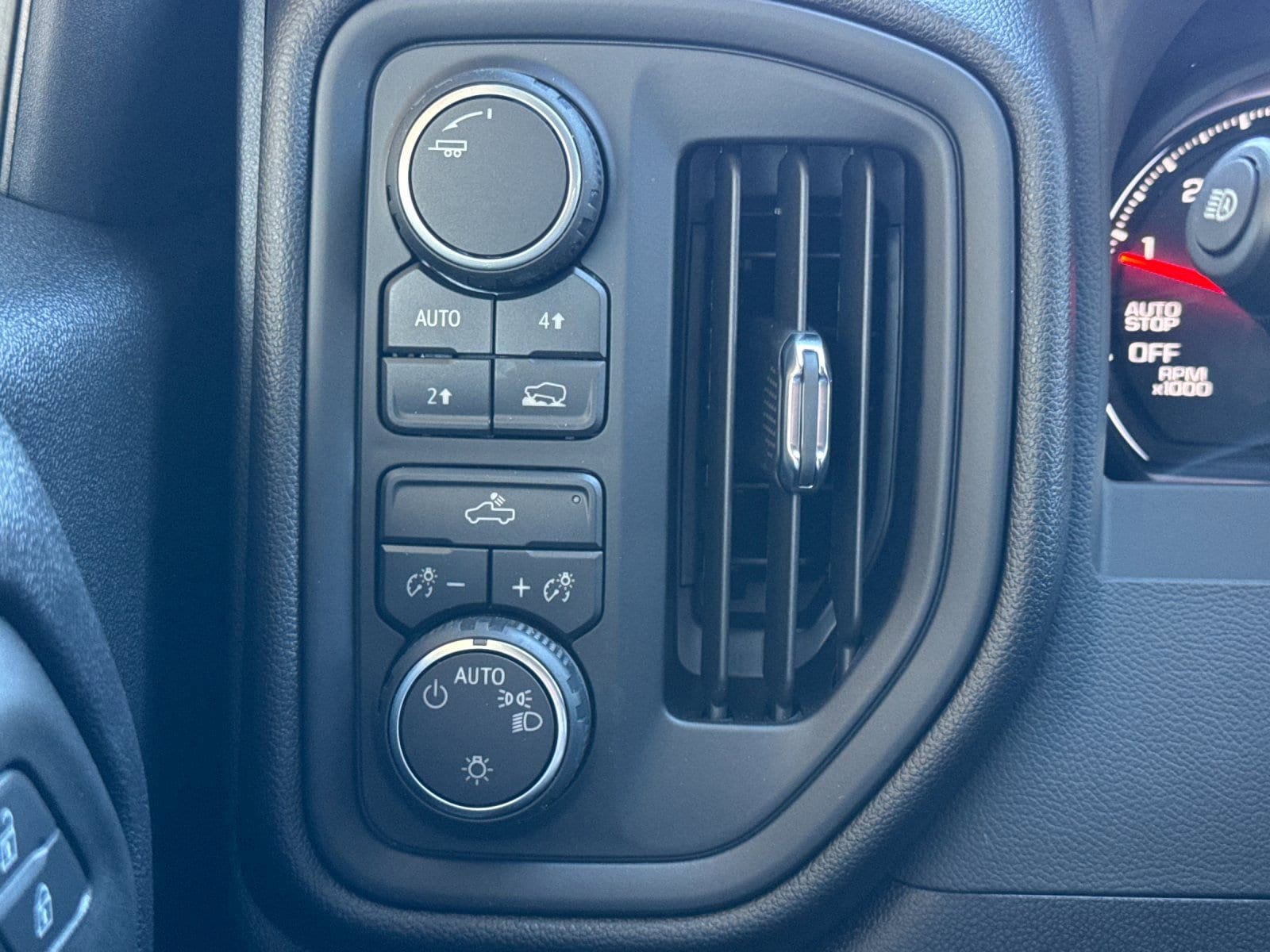 2026 Chevrolet Silverado 1500 Custom - Photo 28