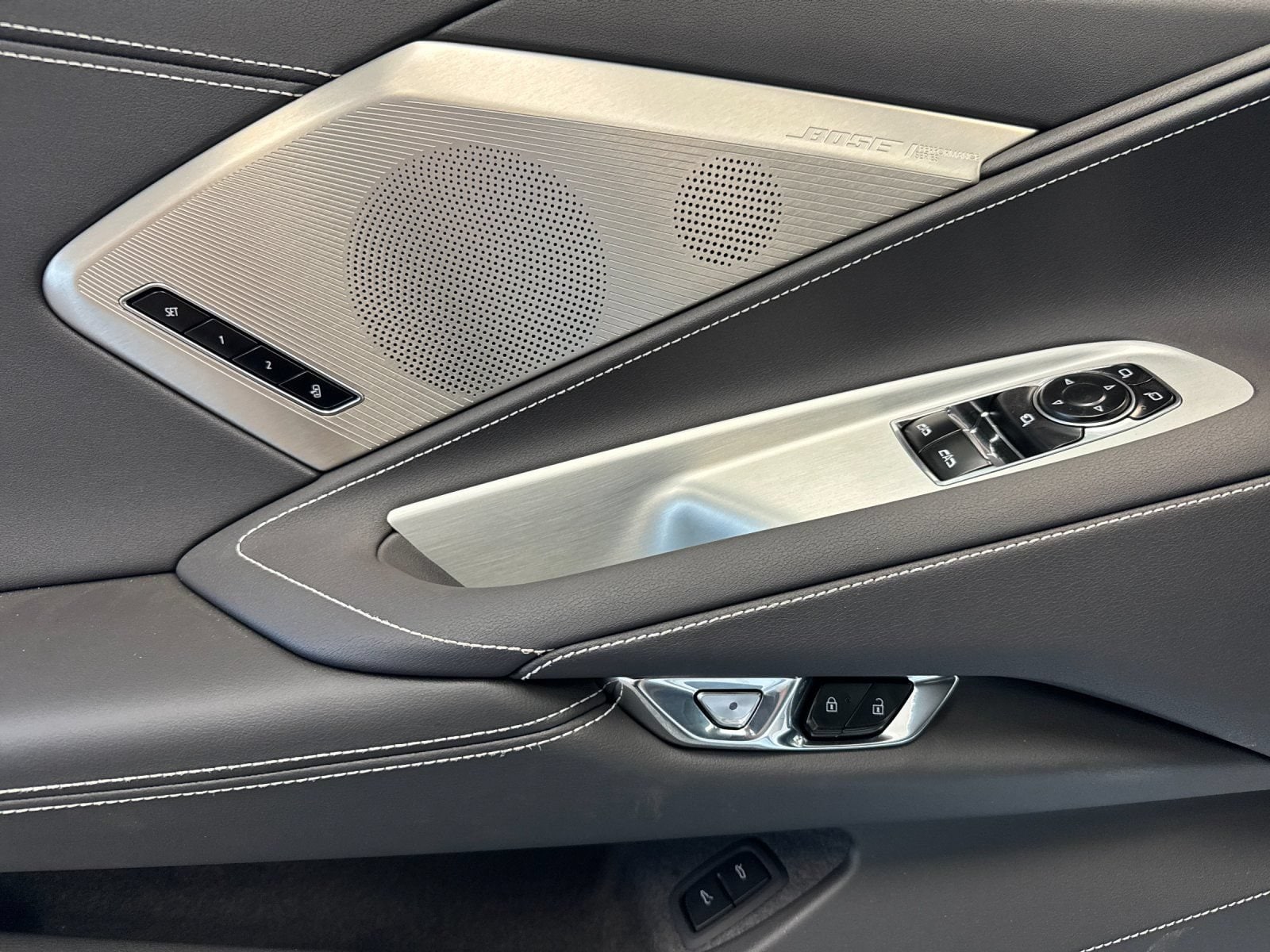 2025 Chevrolet Corvette 2LT - Photo 11