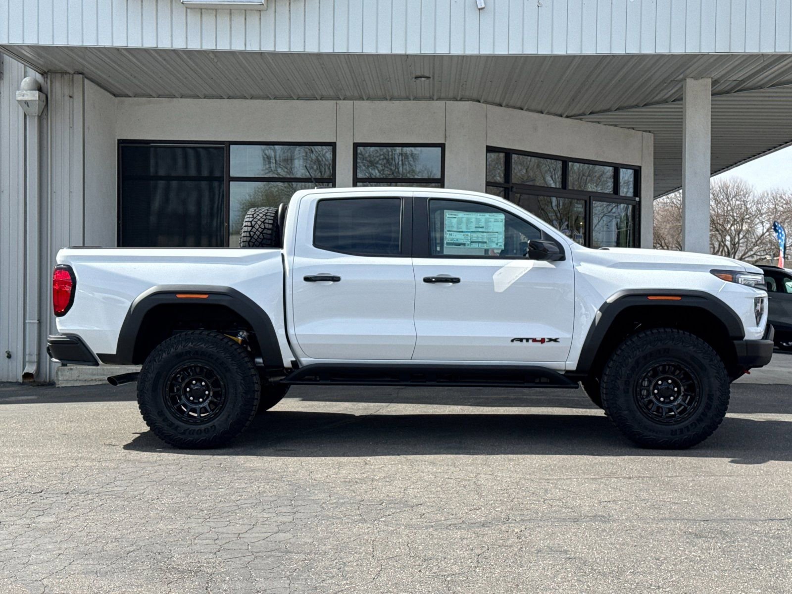 2024 Gmc Canyon AT4X photo 2