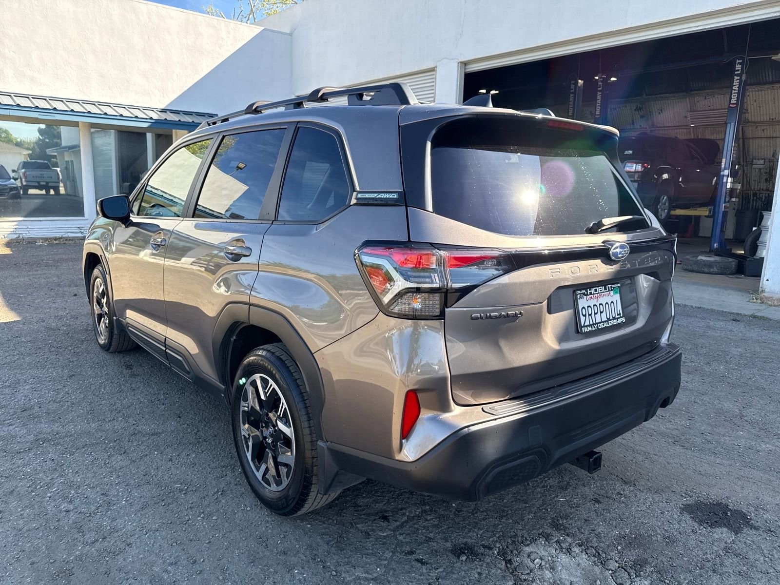 2025 Subaru Forester Premium photo 2