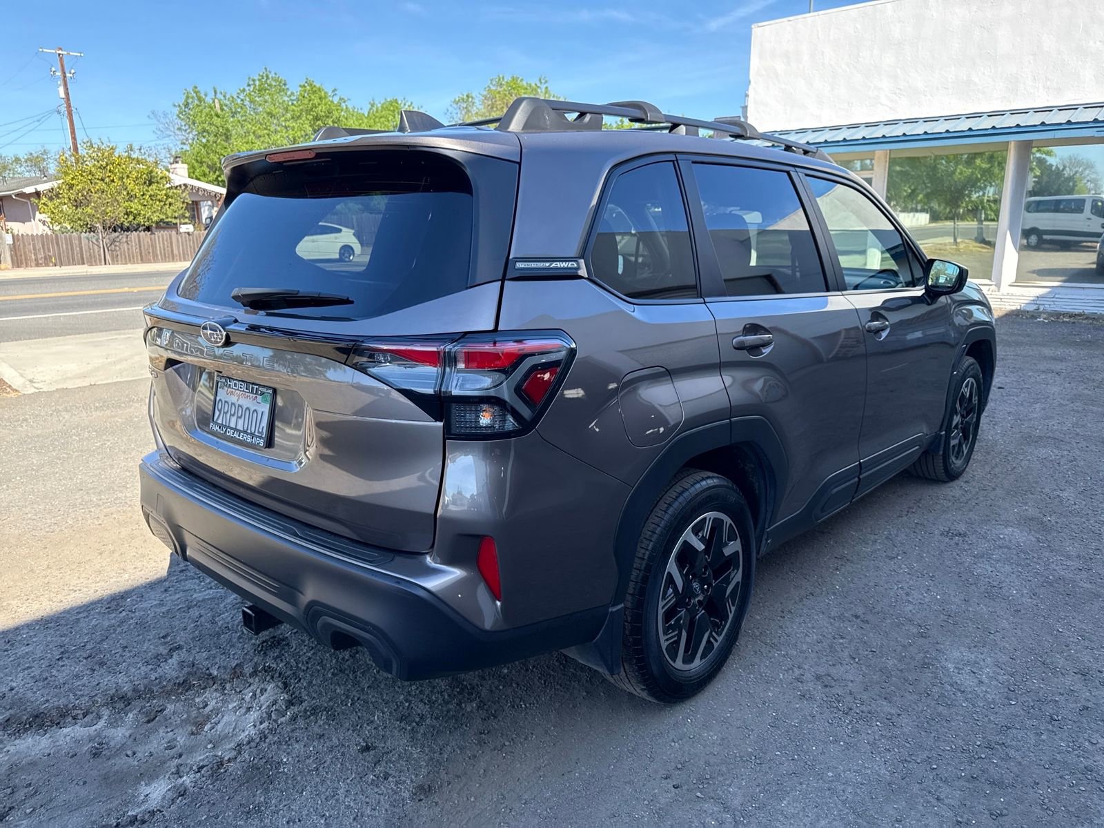 2025 Subaru Forester Premium photo 4