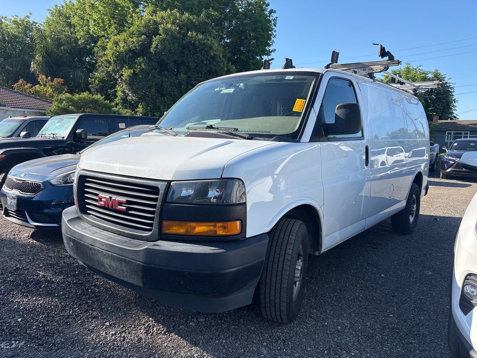 2022 GMC Savana Cargo 2500 Work Van photo 2