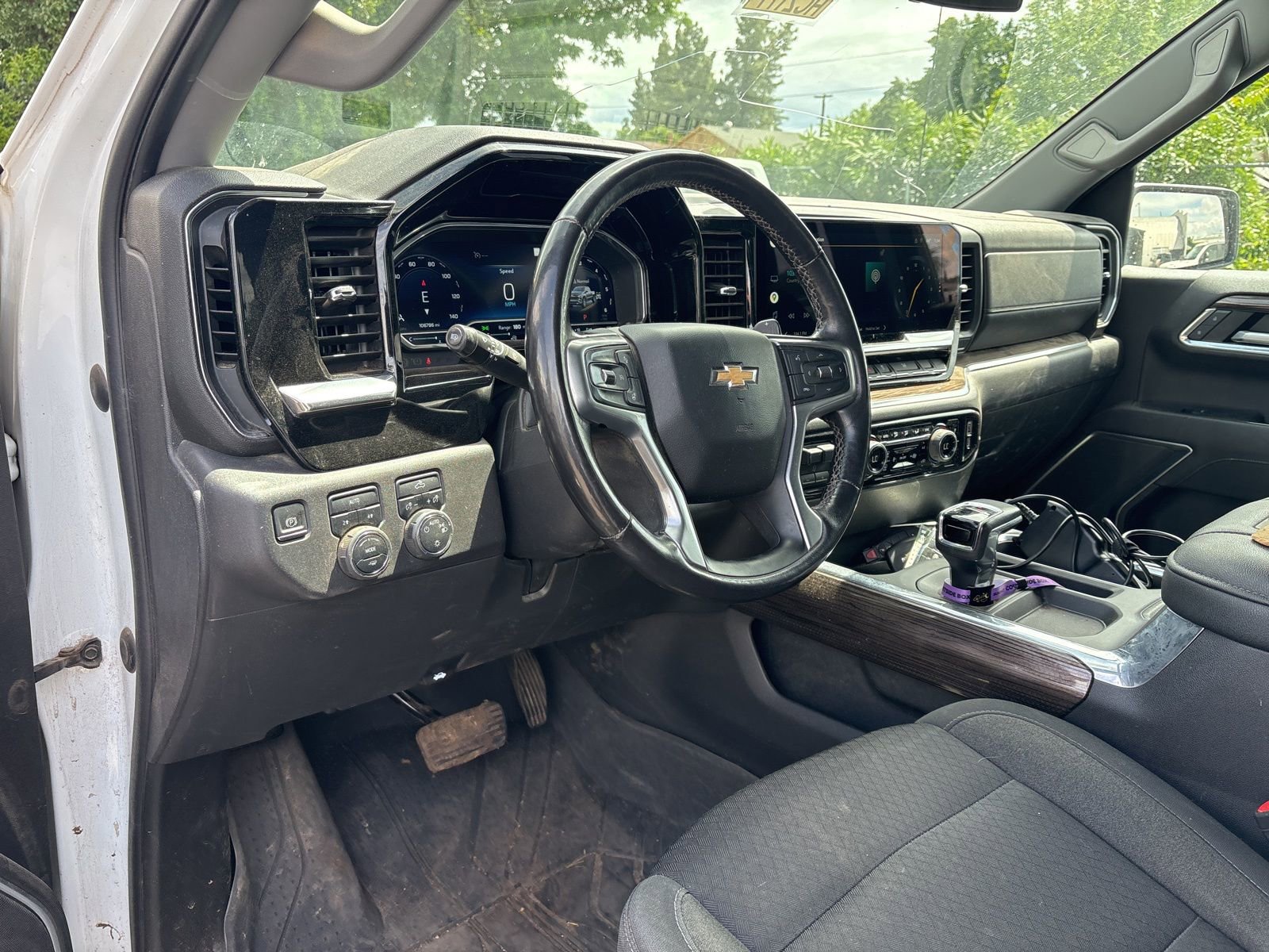 2022 Chevrolet Silverado 1500 LT photo 5