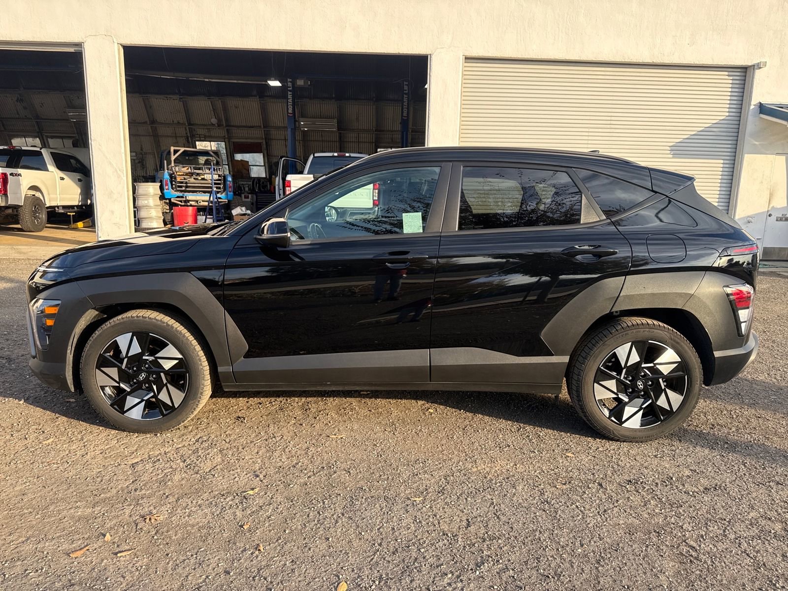 2024 Hyundai Kona SEL photo 2