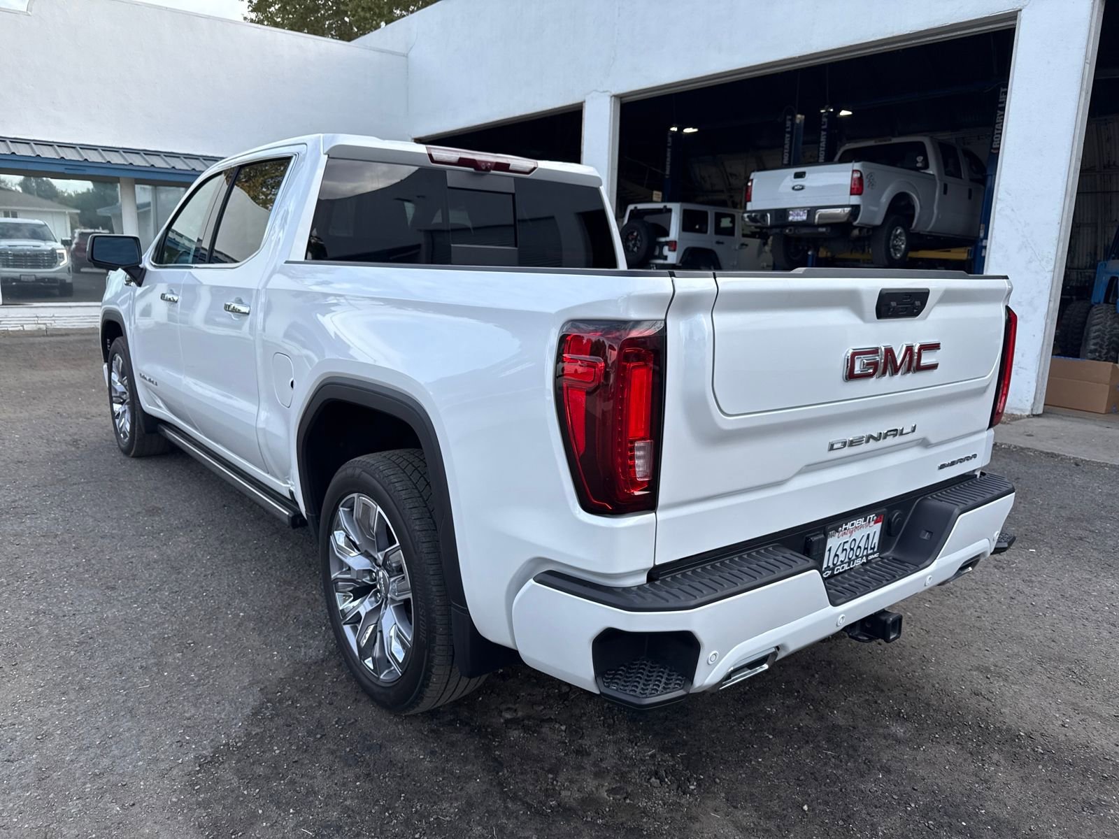2024 Gmc Sierra 1500 Denali photo 2