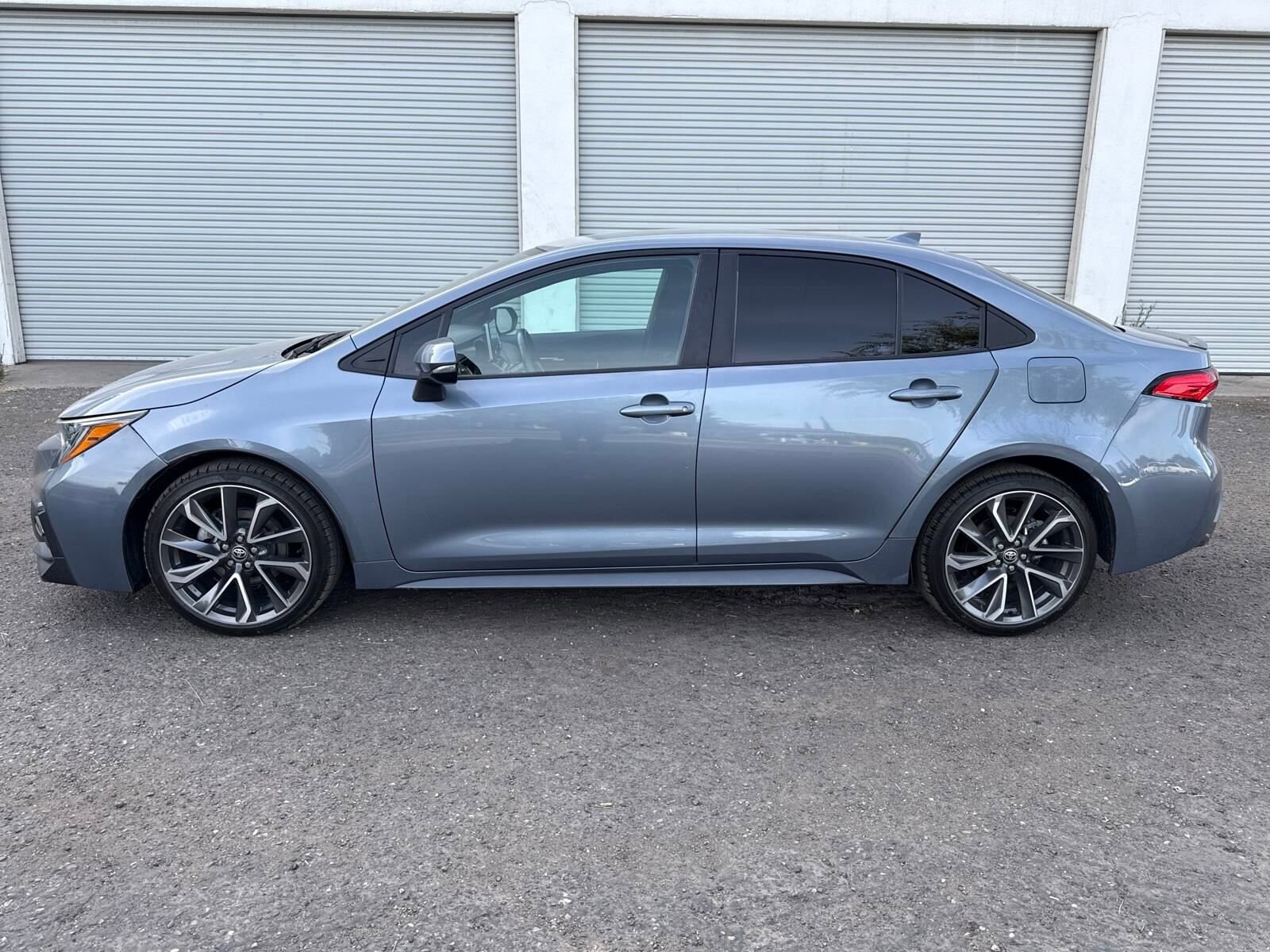 2021 Toyota Corolla SE photo 2