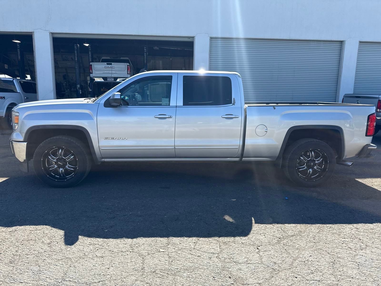 2014 Gmc Sierra 1500 SLE photo 3