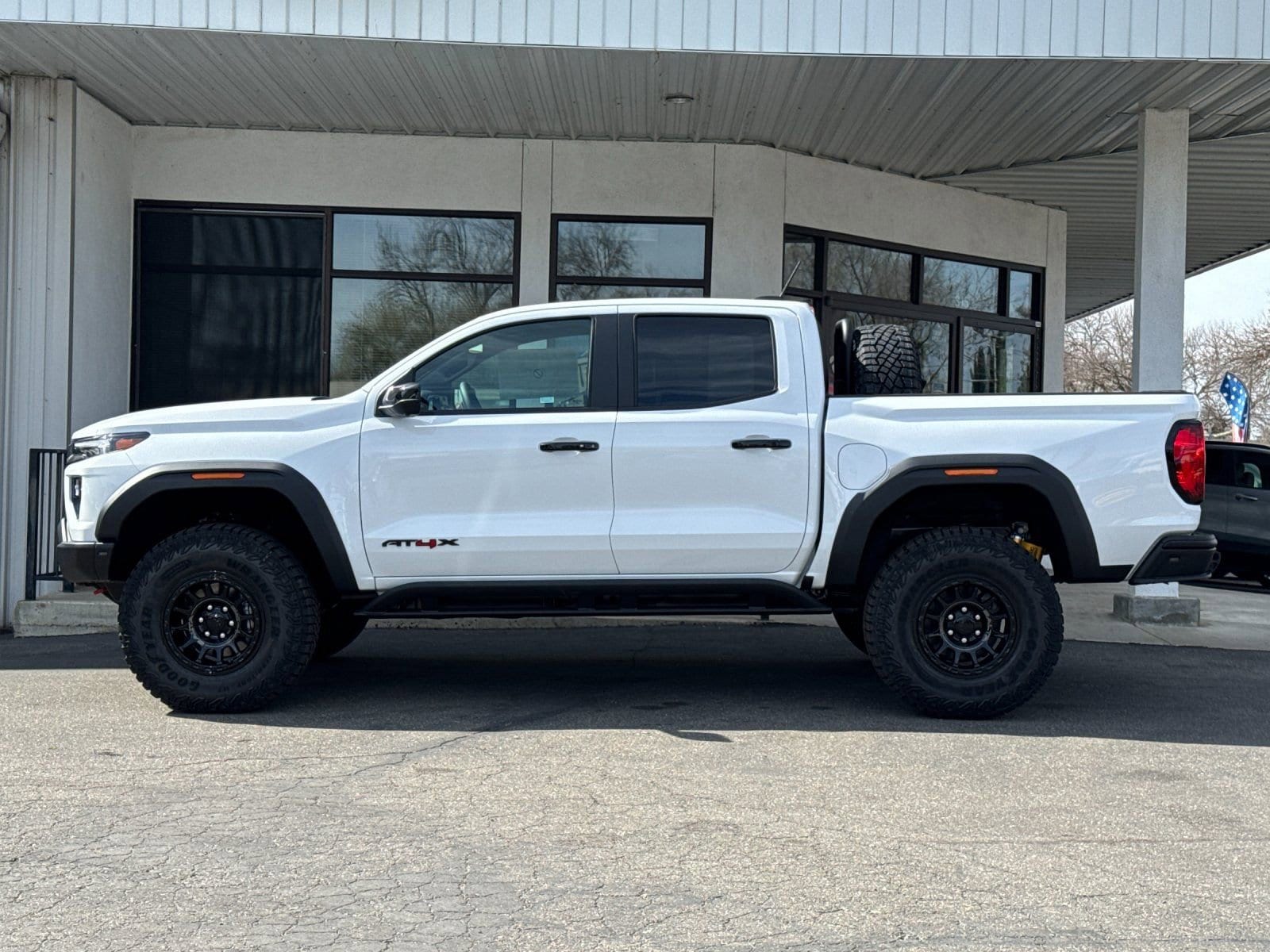 2024 GMC Canyon AT4X - Photo 6