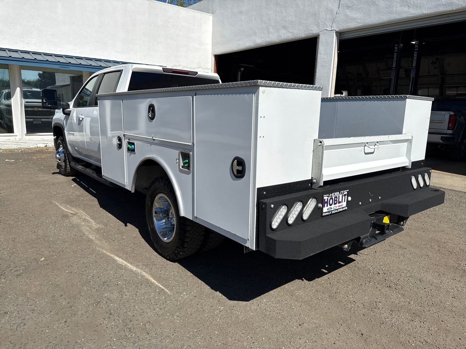 2024 Chevrolet Silverado 3500 HD Chassis Cab LT photo 2