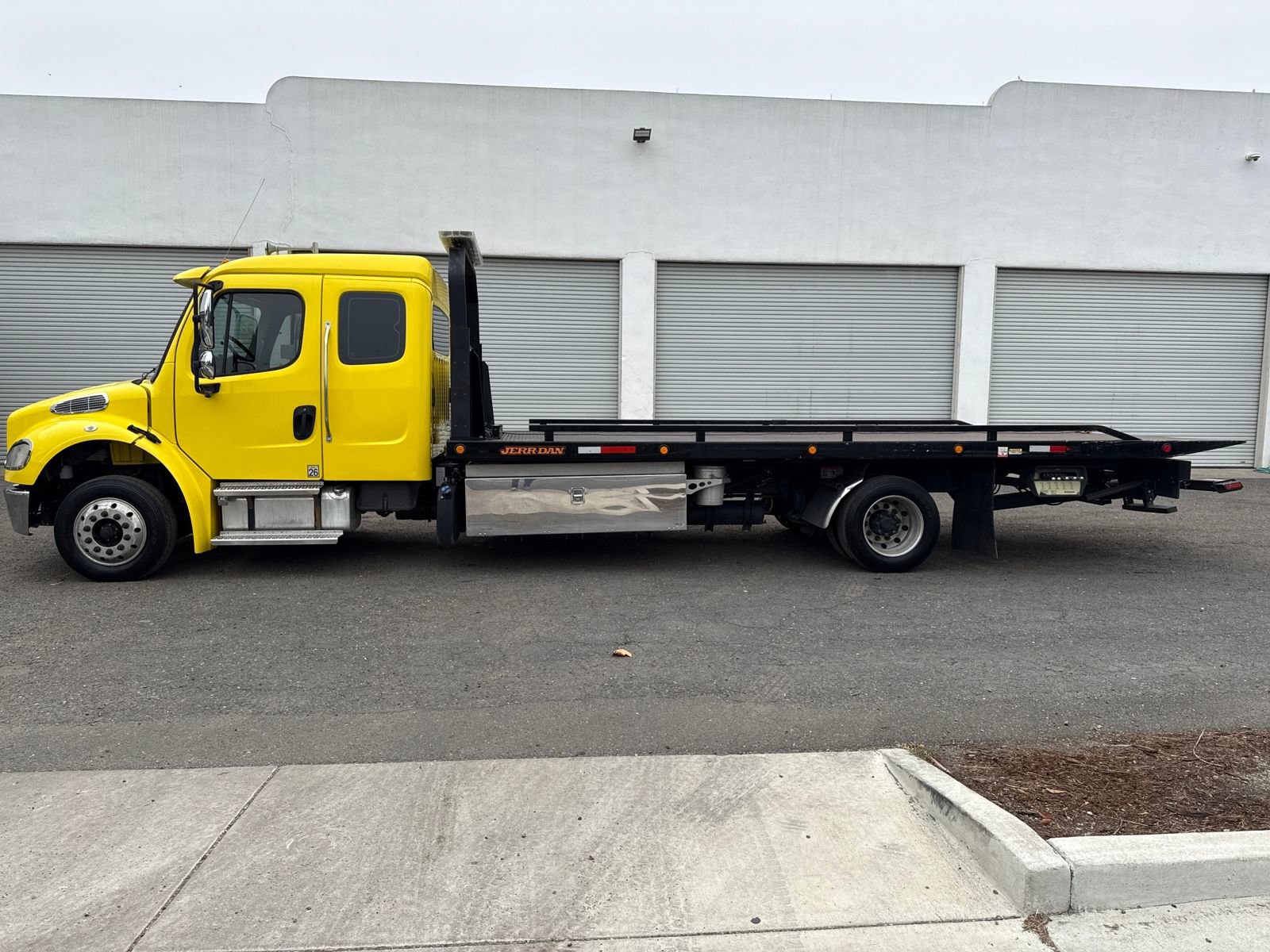 2017 Freightliner M2 106 Medium Duty photo 3
