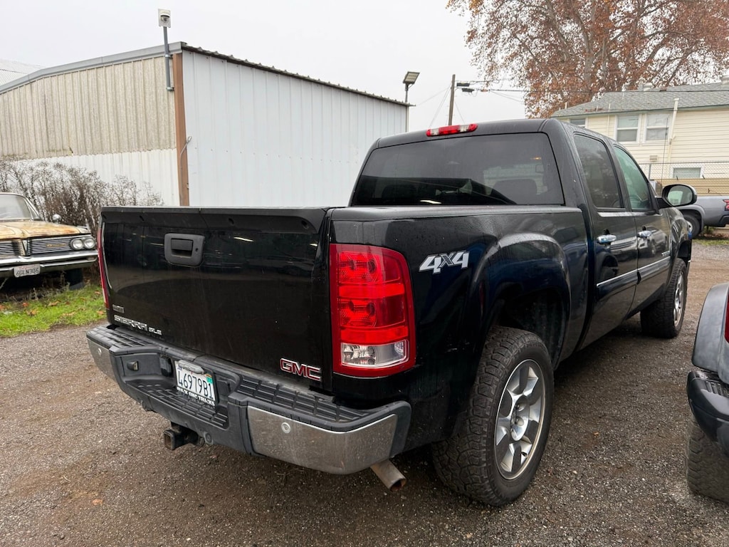 Used 2011 GMC Sierra 1500 SLE Truck