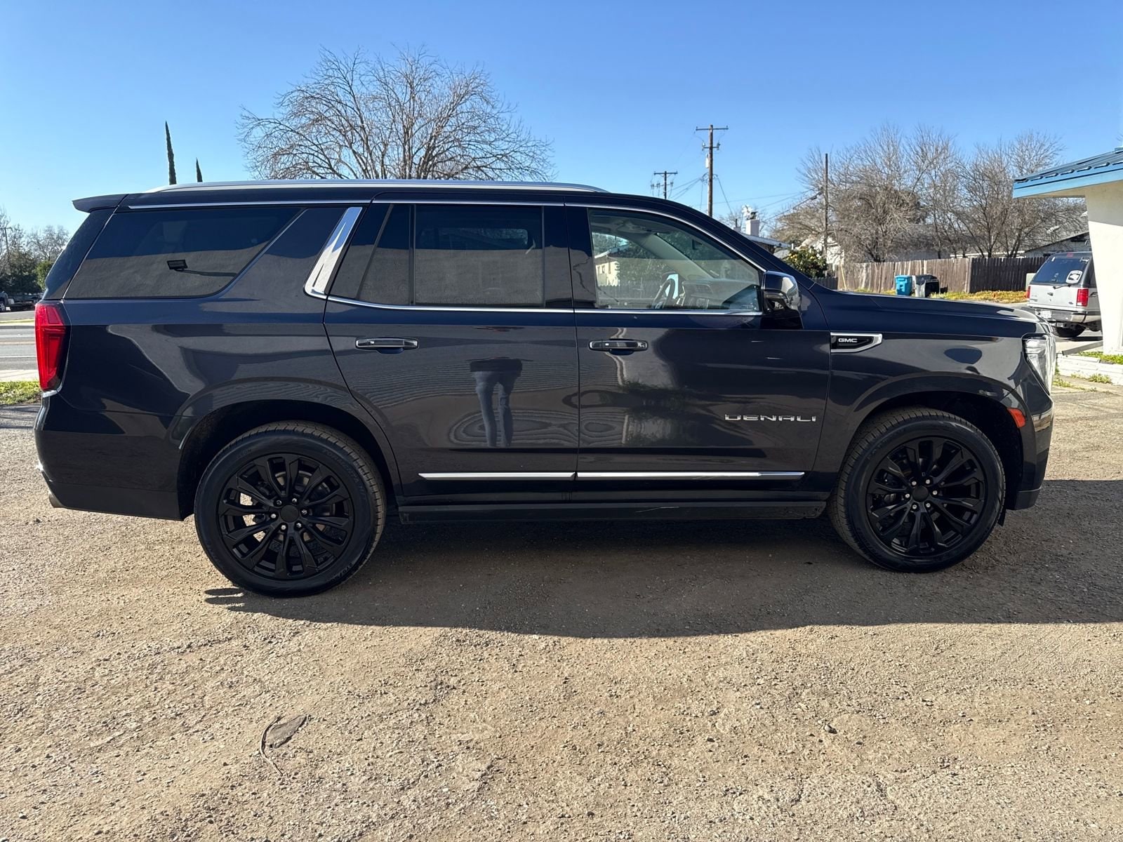 2023 GMC Yukon Denali photo 5
