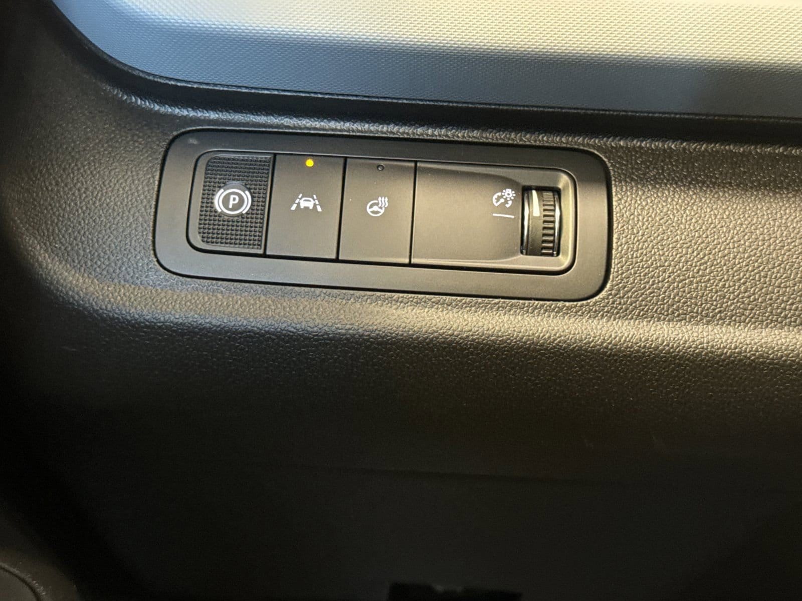 2027 Chevrolet Bolt LT - Photo 27