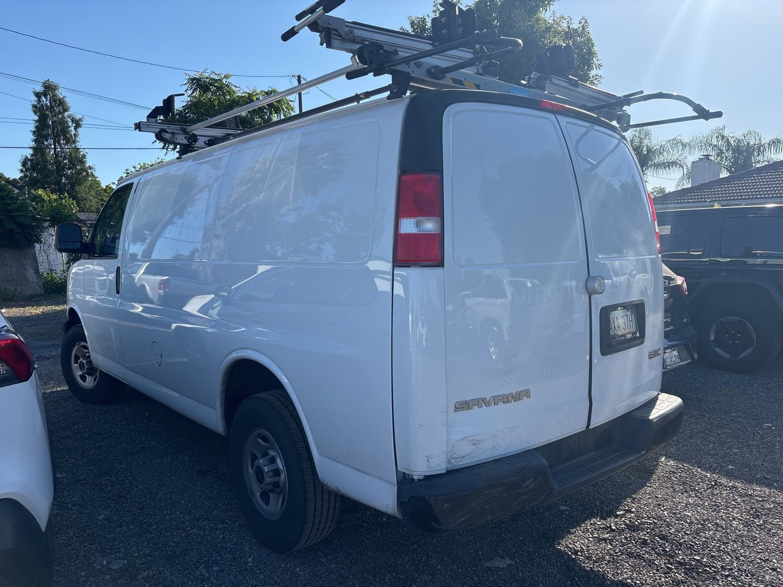 2022 GMC Savana Cargo 2500 Work Van photo 3