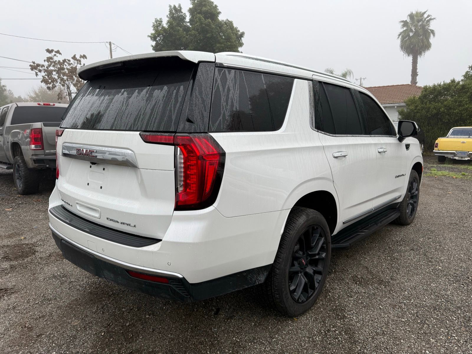 2022 Gmc Yukon Denali photo 2