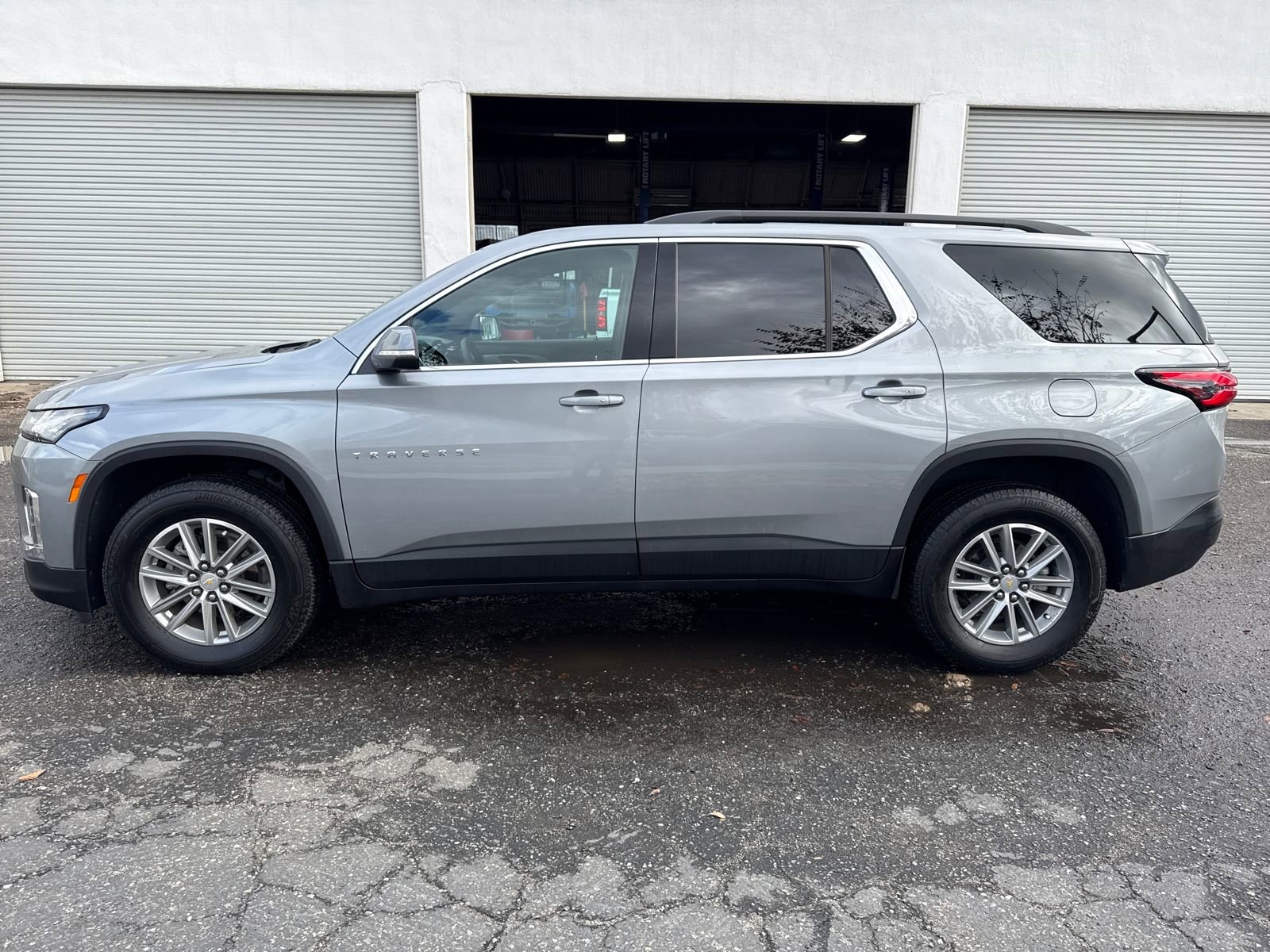 2023 Chevrolet Traverse Cloth photo 3