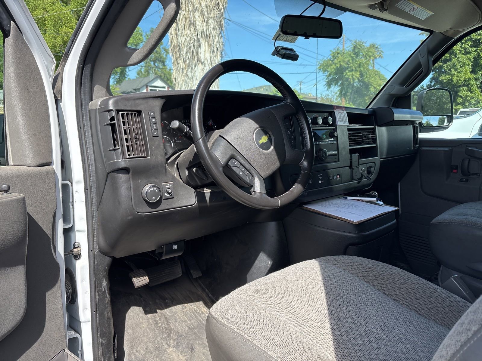 2022 Chevrolet Express Cargo 2500 WT photo 5