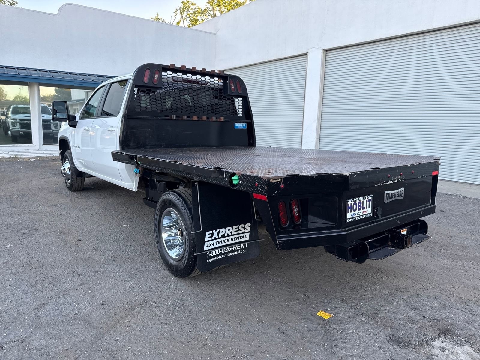 2022 Chevrolet Silverado 3500 HD Chassis Cab LT photo 2