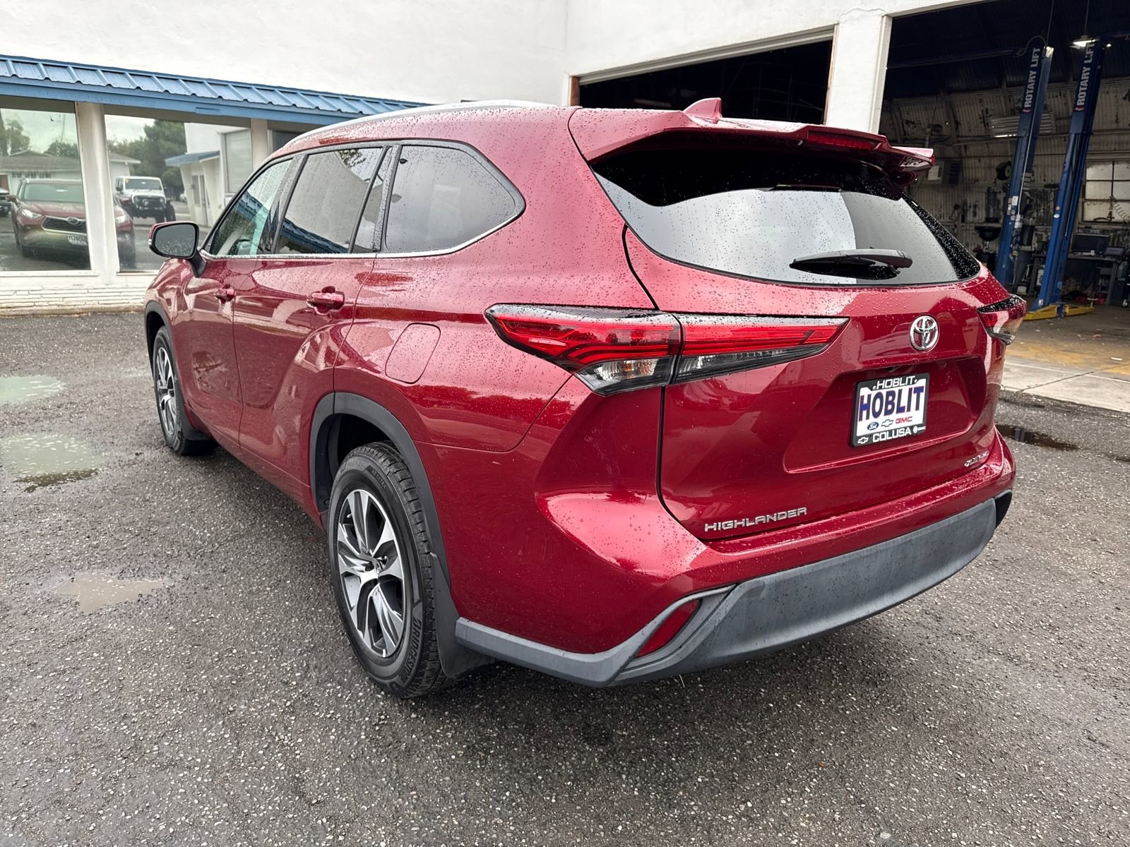 2022 Toyota Highlander XLE photo 3