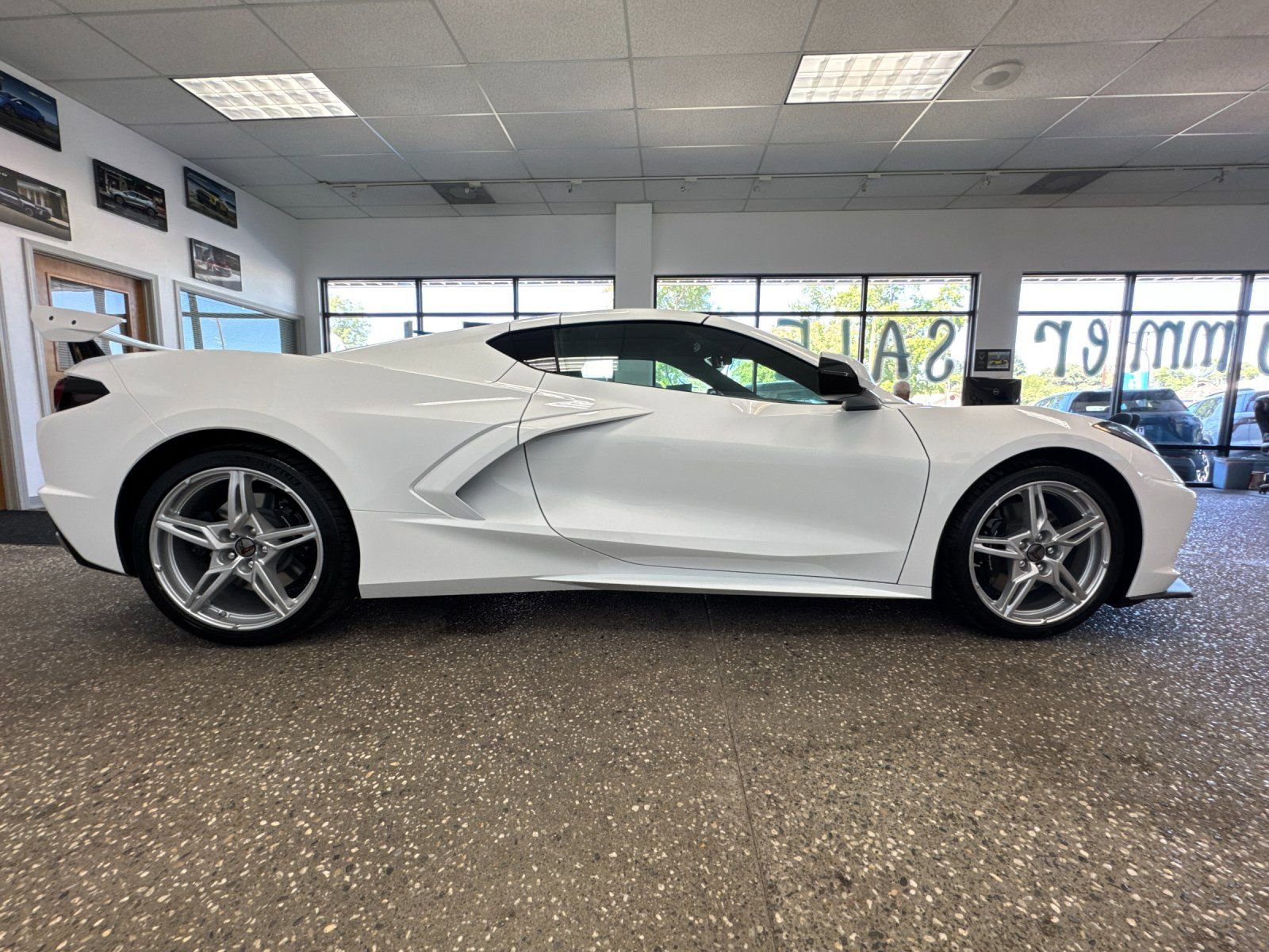 2025 Chevrolet Corvette Stingray 2LT photo 2