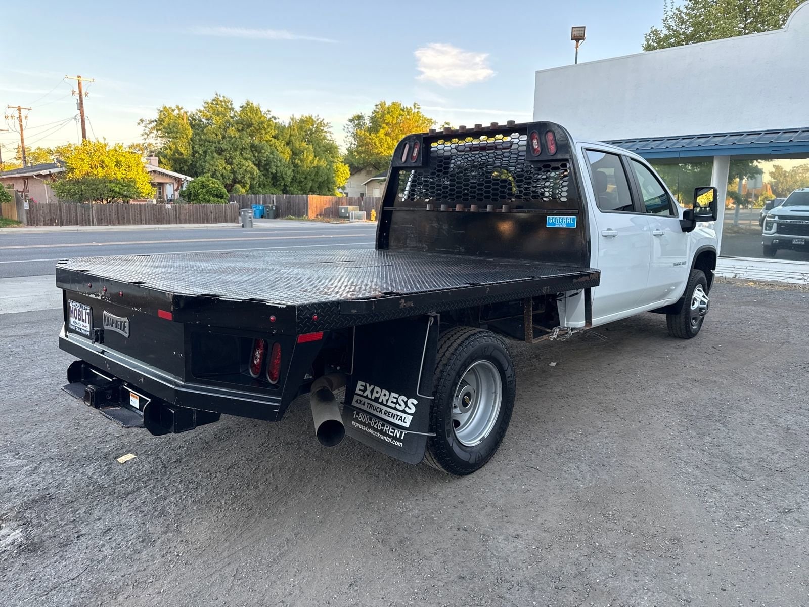 2022 Chevrolet Silverado 3500 HD Chassis Cab LT photo 4