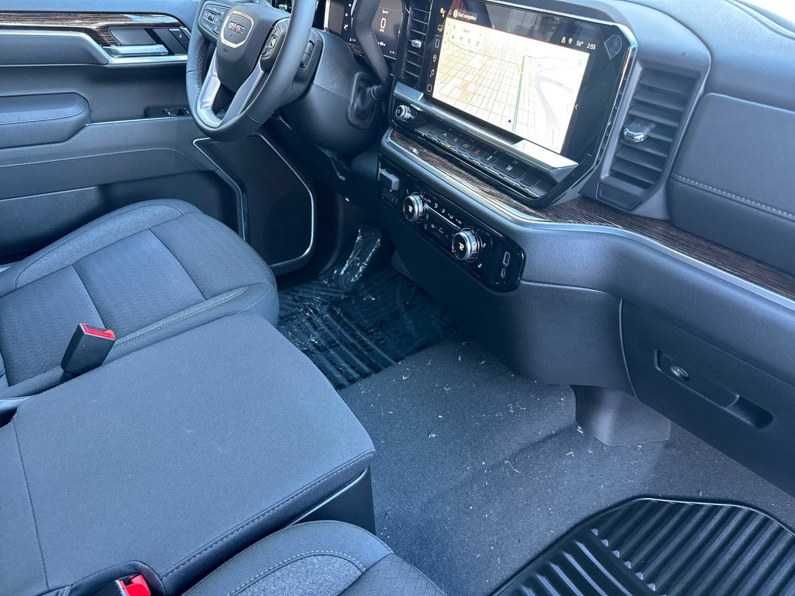 2026 GMC Sierra 1500 SLE - Photo 16