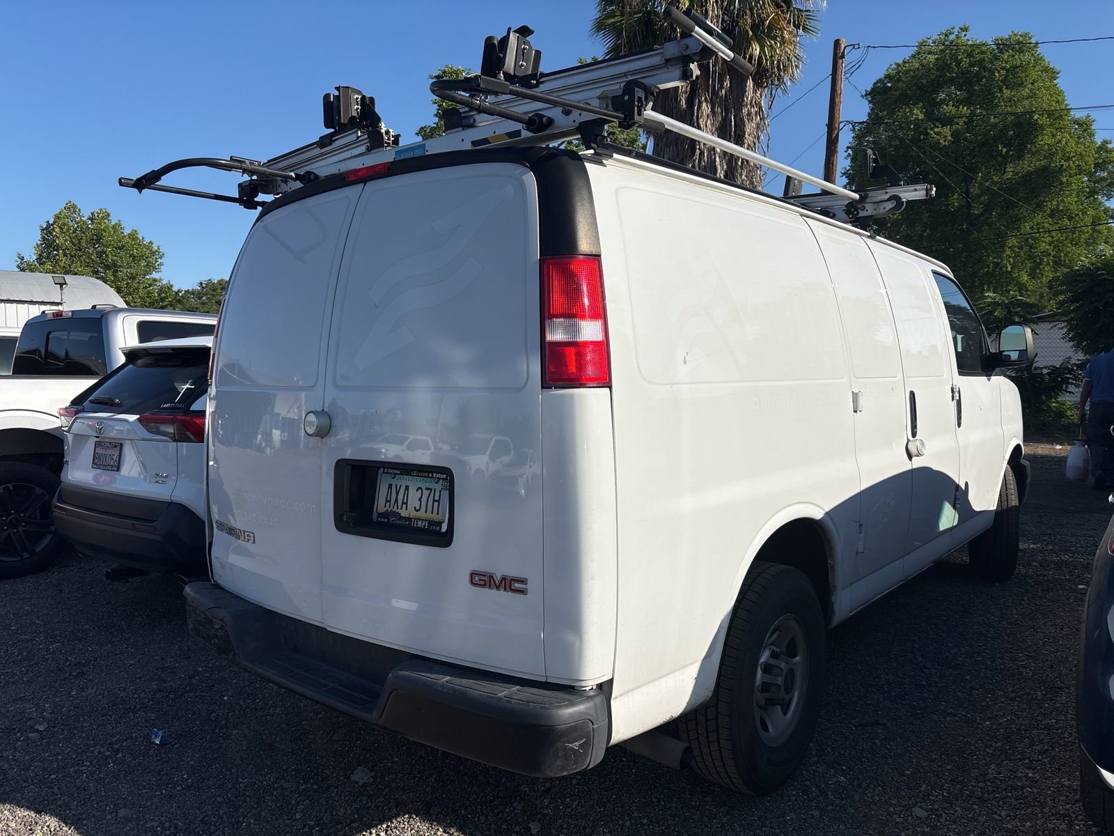 2022 GMC Savana Cargo 2500 Work Van photo 4