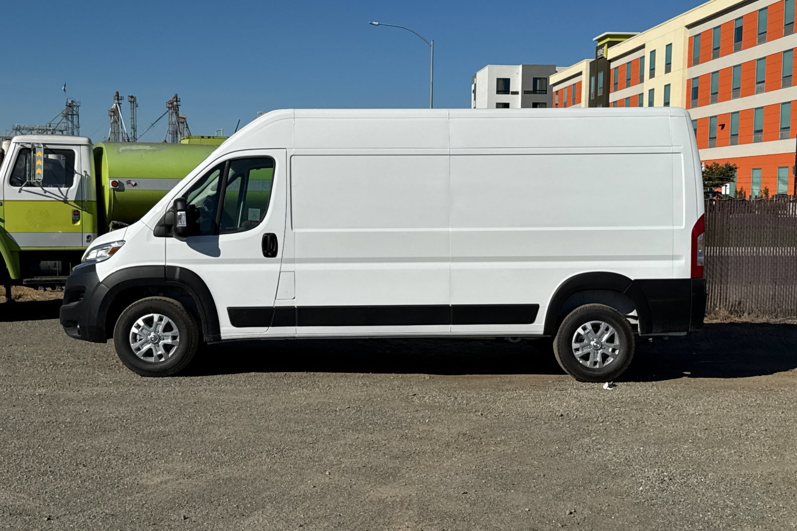 2026 Ram ProMaster 2500 Cargo Van photo 2