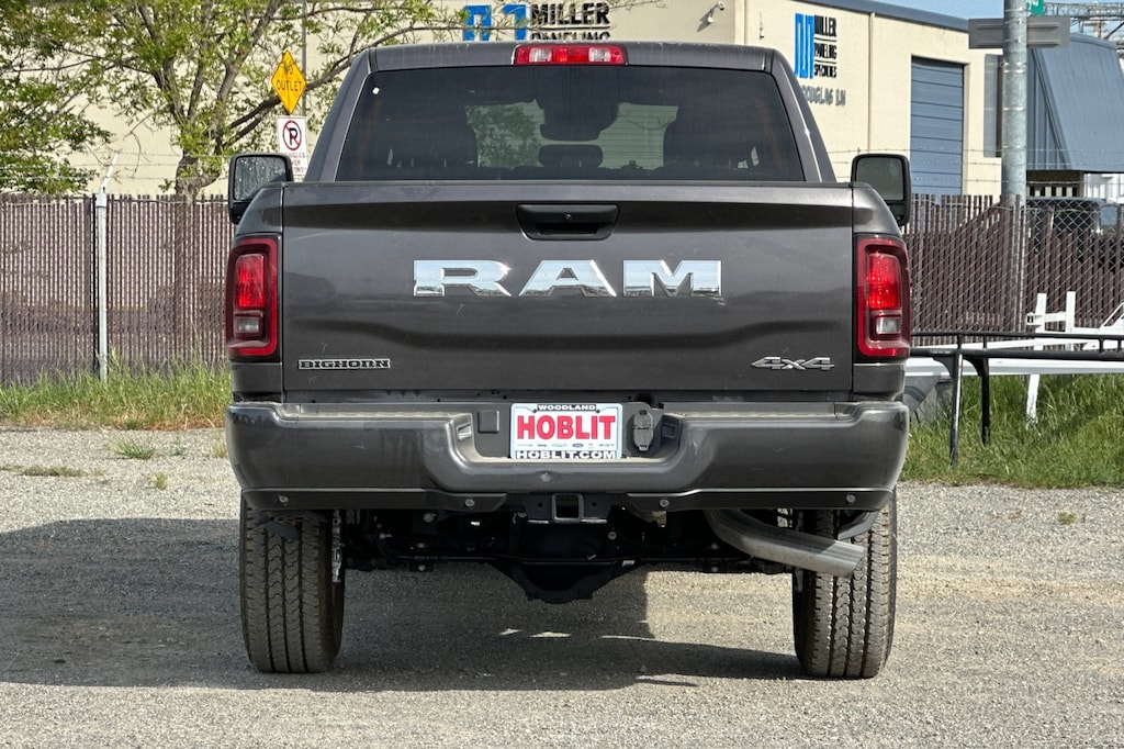 New 2026 Ram 2500 BIG HORN CREW CAB 4X4 6'4 BOX Pickup